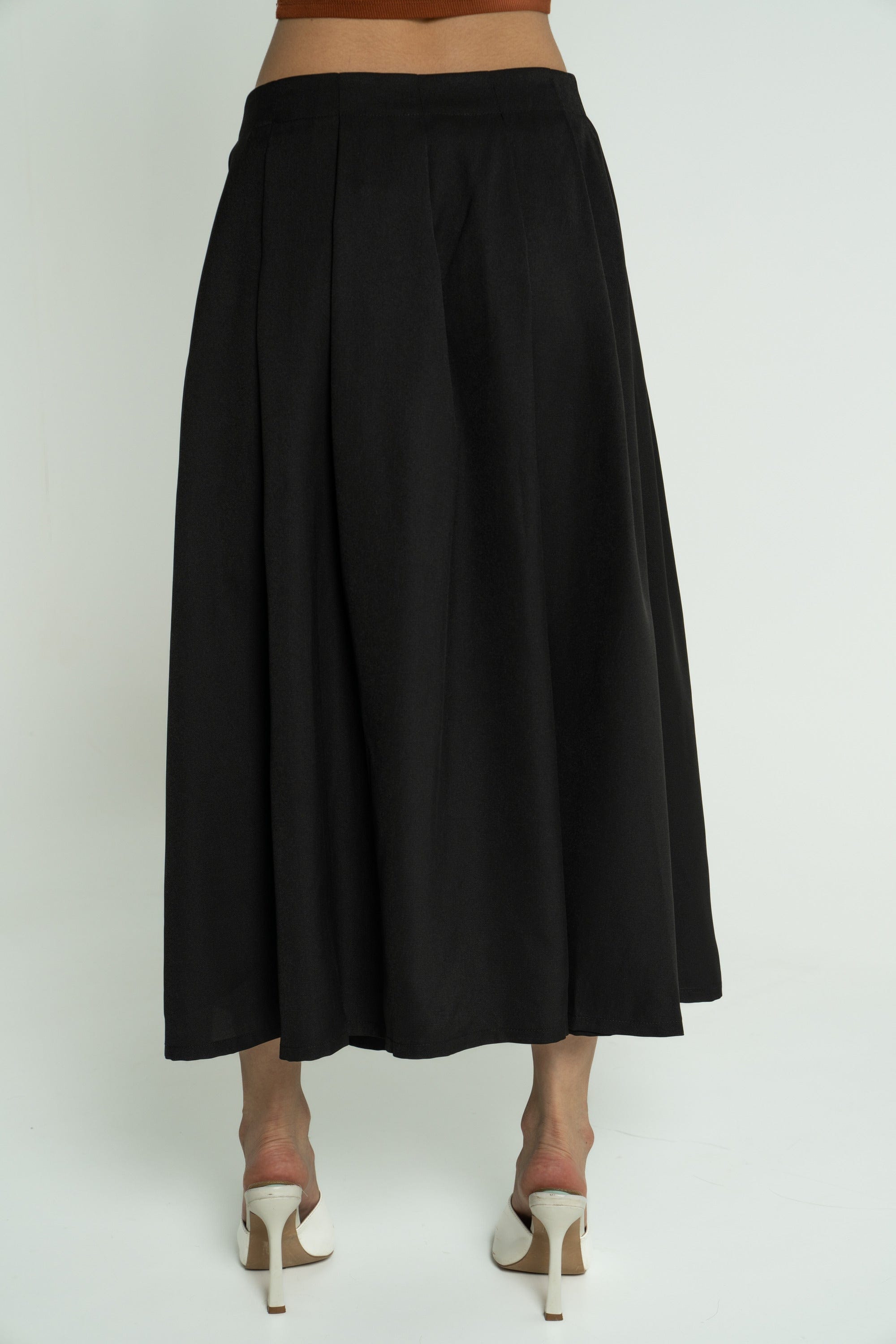 ميكا تنورة ميدي ناعمة سادة