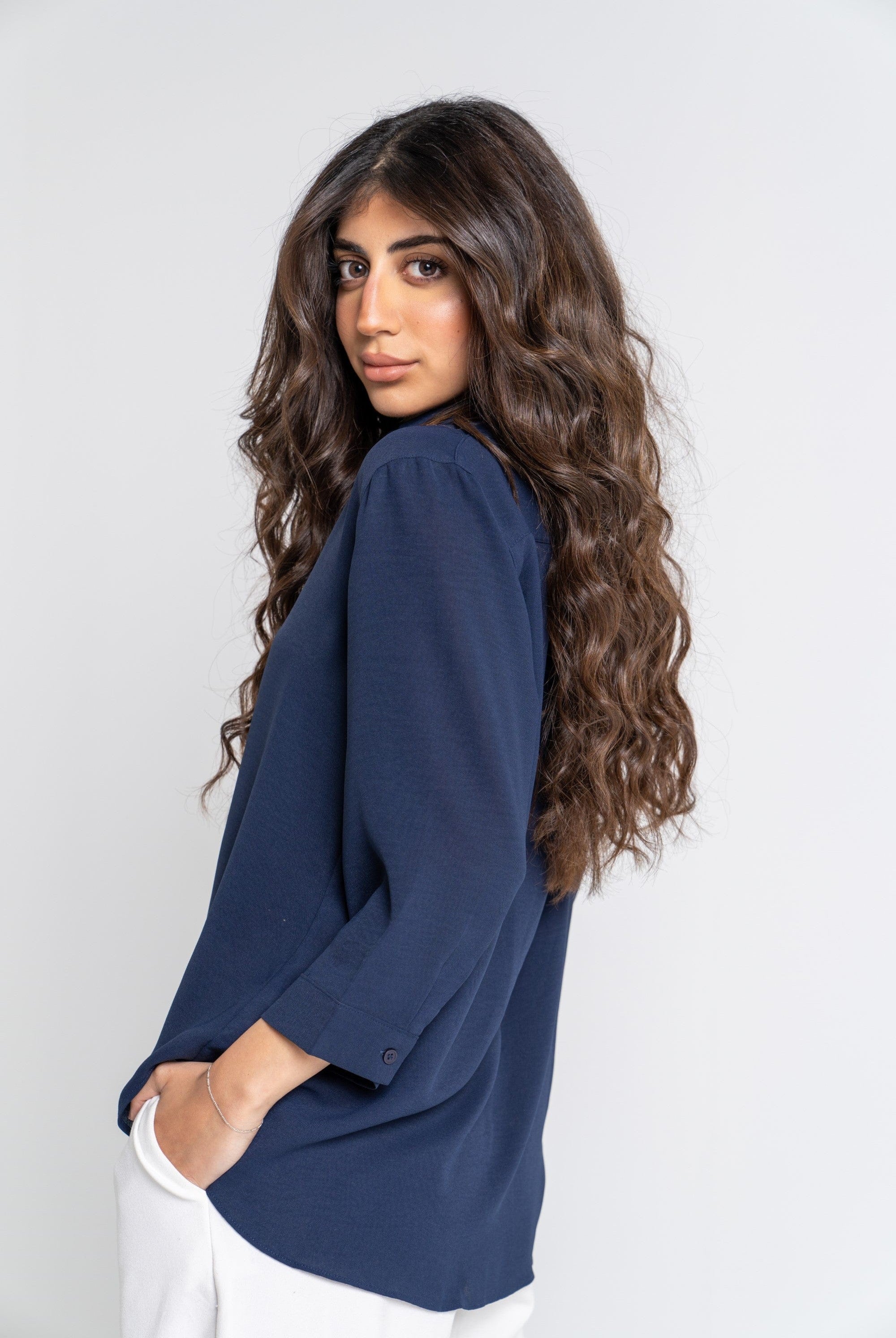 ميكا بلوزة سادة بدون أزرار بفتحة سبعة 3/4 كم