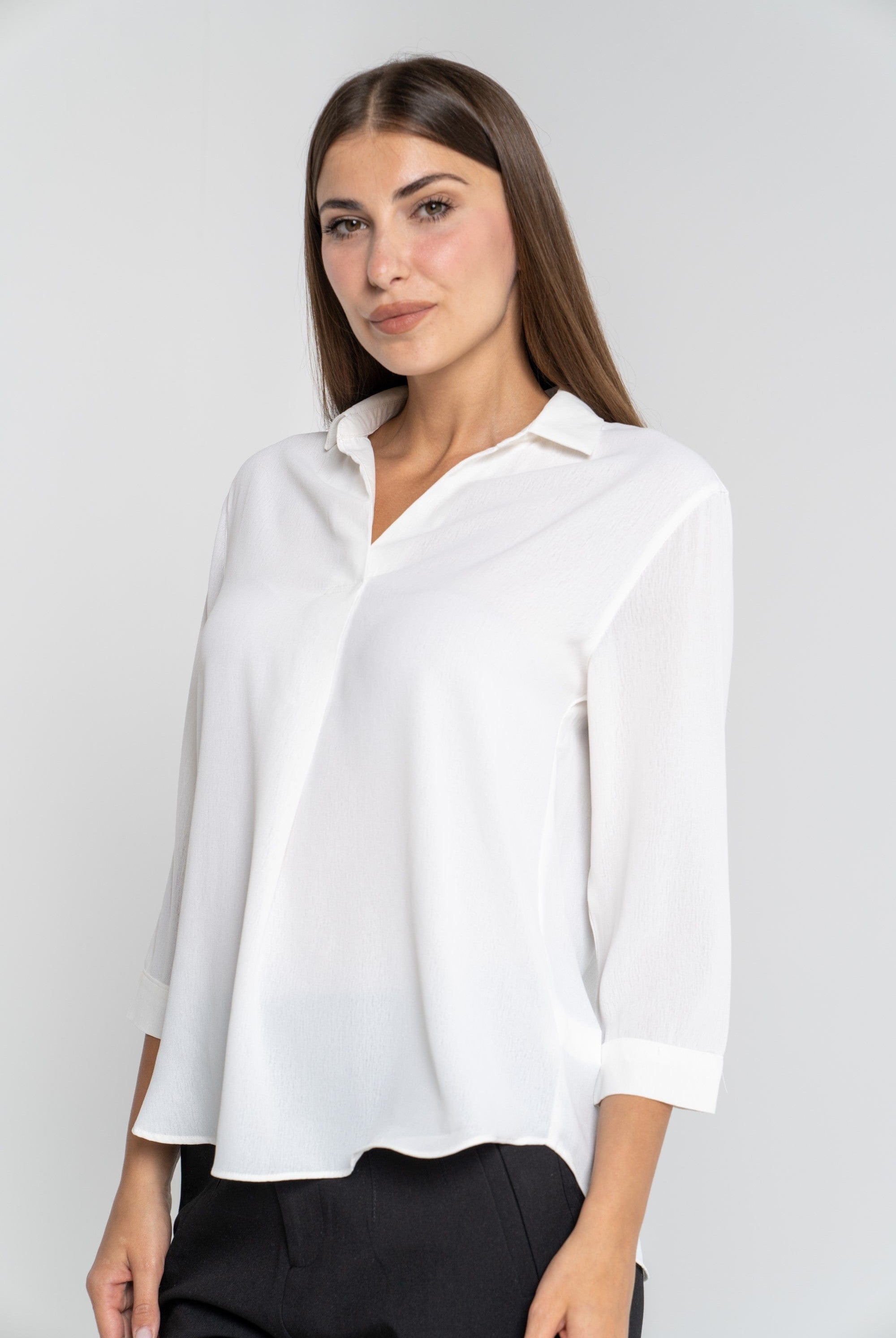 ميكا بلوزة سادة بدون أزرار بفتحة سبعة 3/4 كم