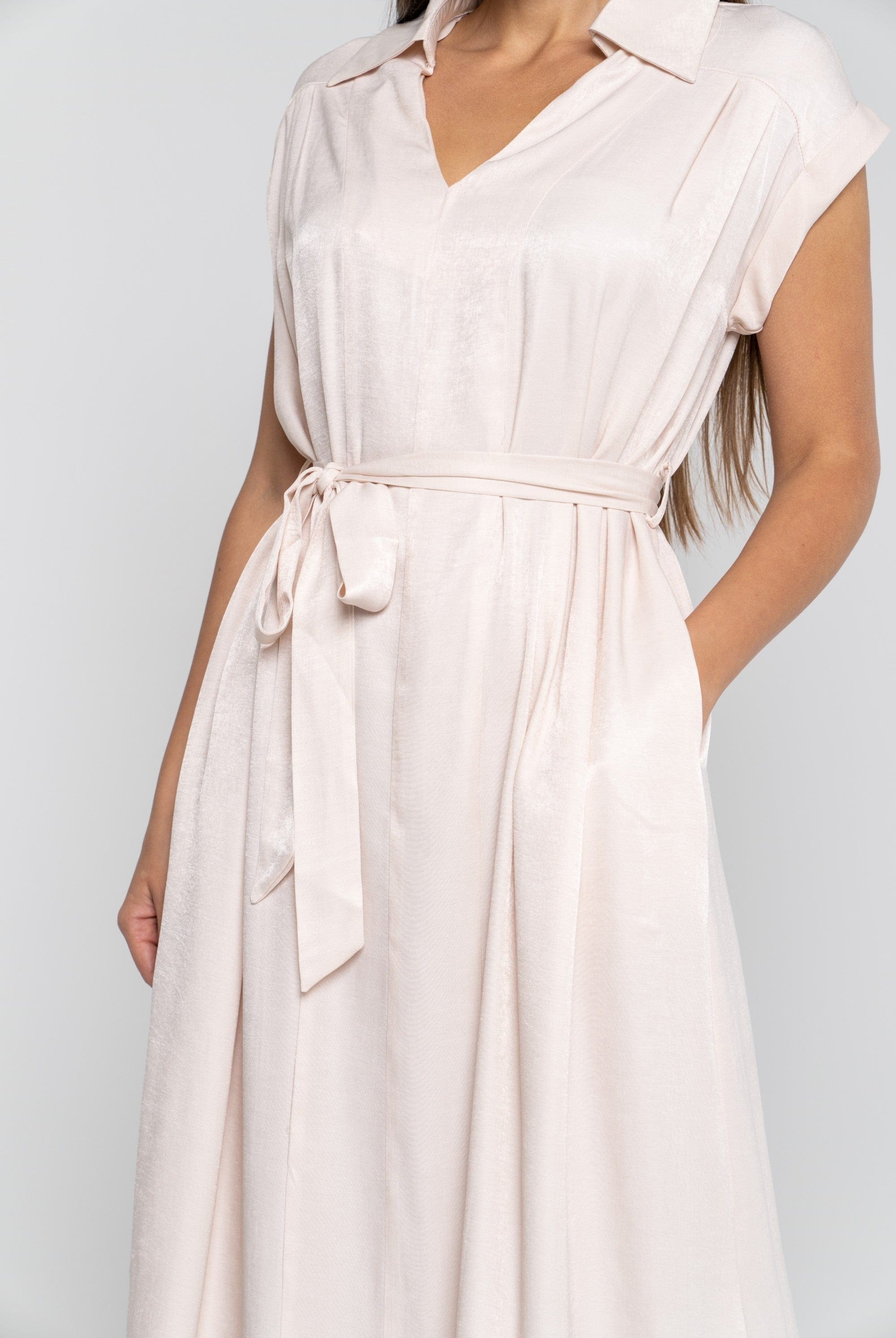 ميكا فستان ميدي بأكمام قصيرة برباط خصر