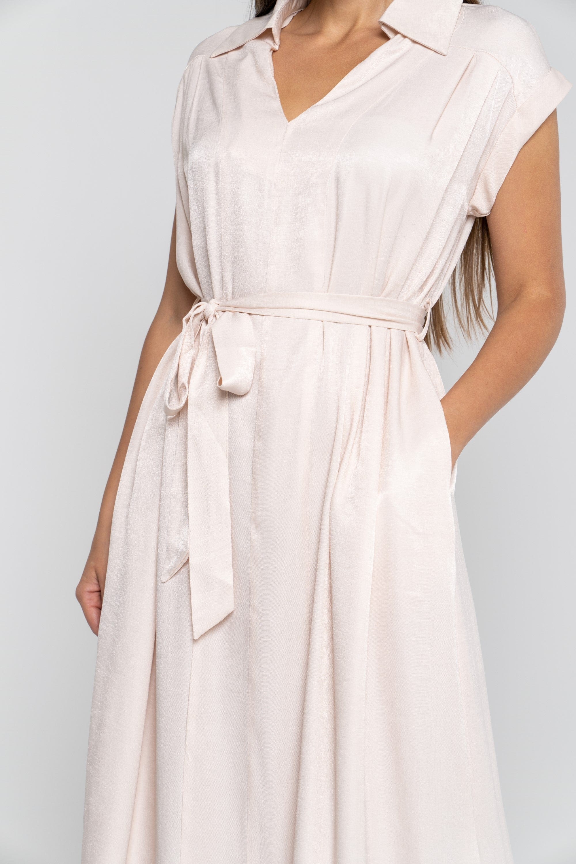 ميكا فستان ميدي بأكمام قصيرة برباط خصر