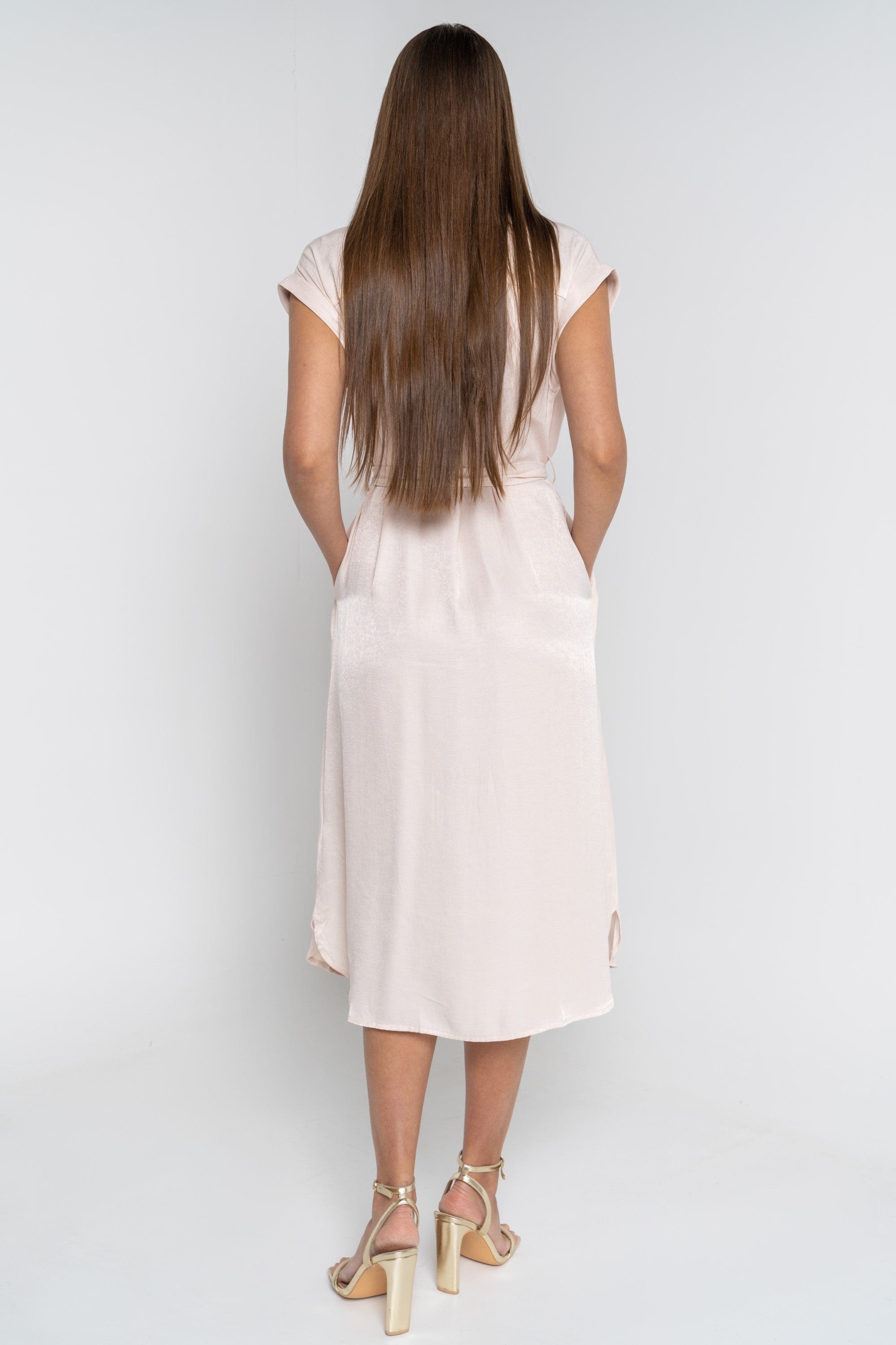 ميكا فستان ميدي بأكمام قصيرة برباط خصر