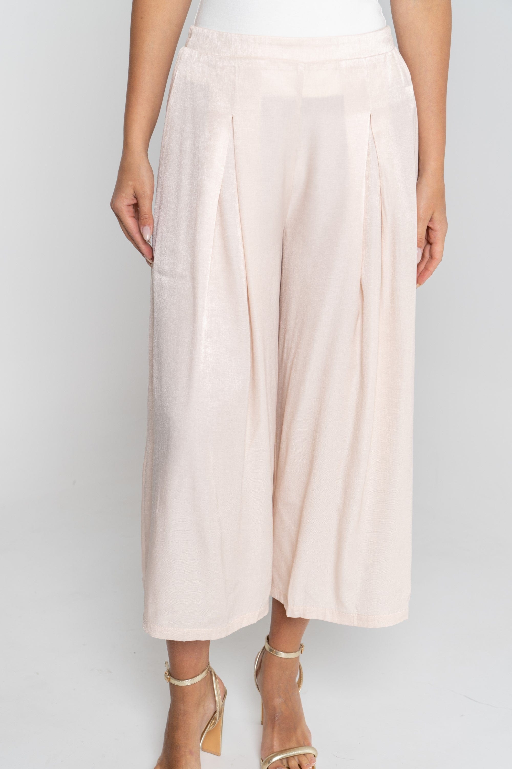 ميكا سروال 3/4 وسيع بكسرات