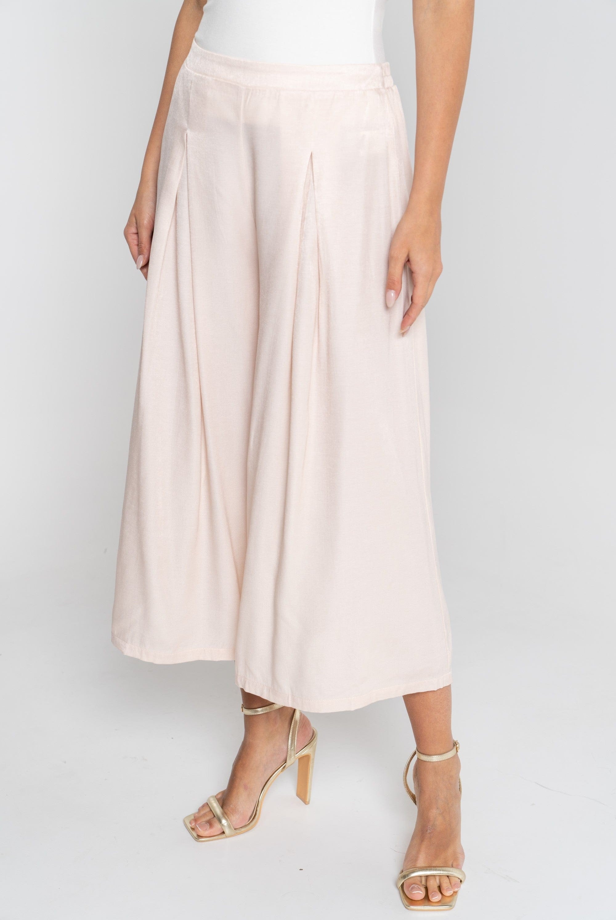 ميكا سروال 3/4 وسيع بكسرات