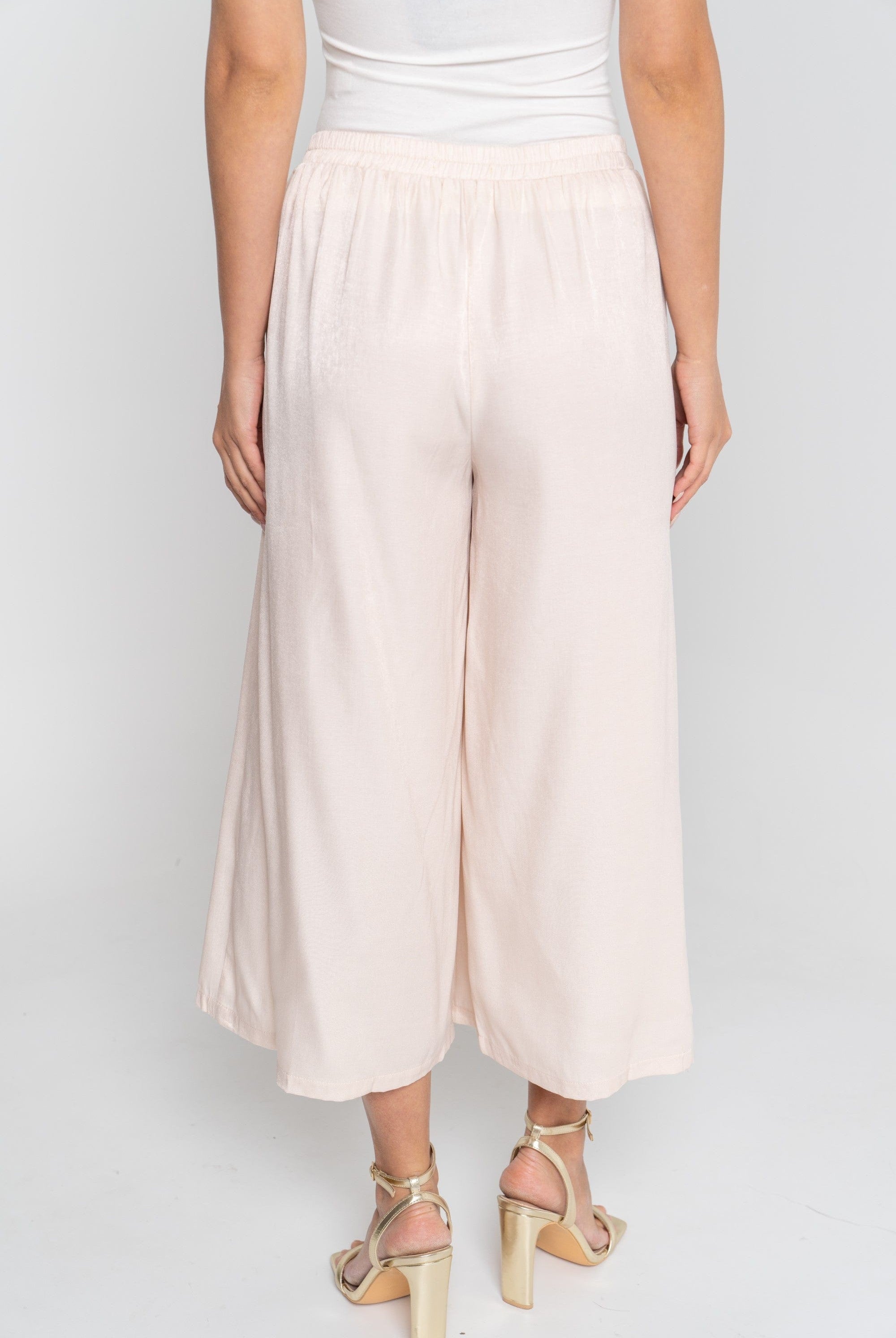 ميكا سروال 3/4 وسيع بكسرات