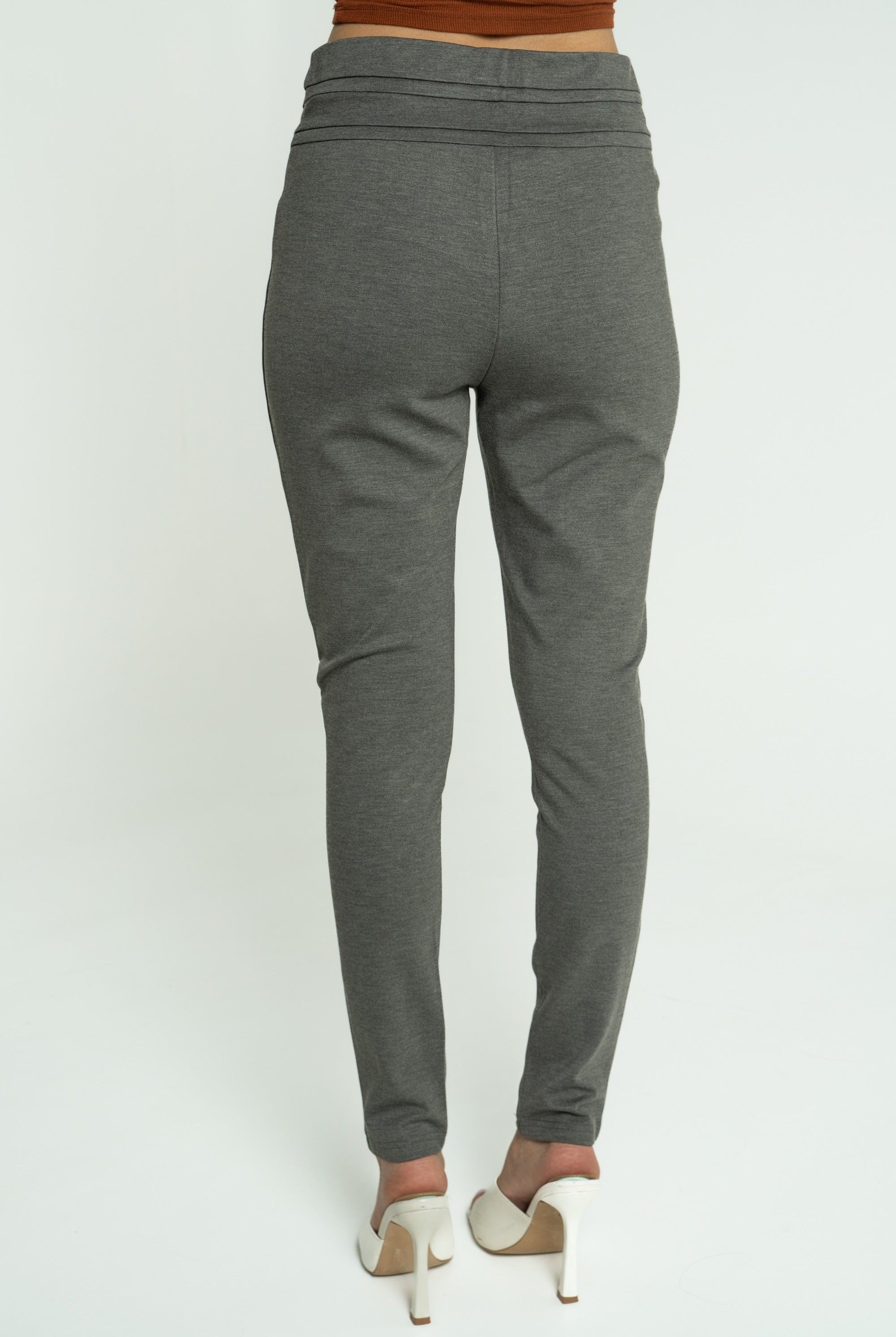 ميكا بنطلون طويل سكيني بأزرار أمامية نسائي