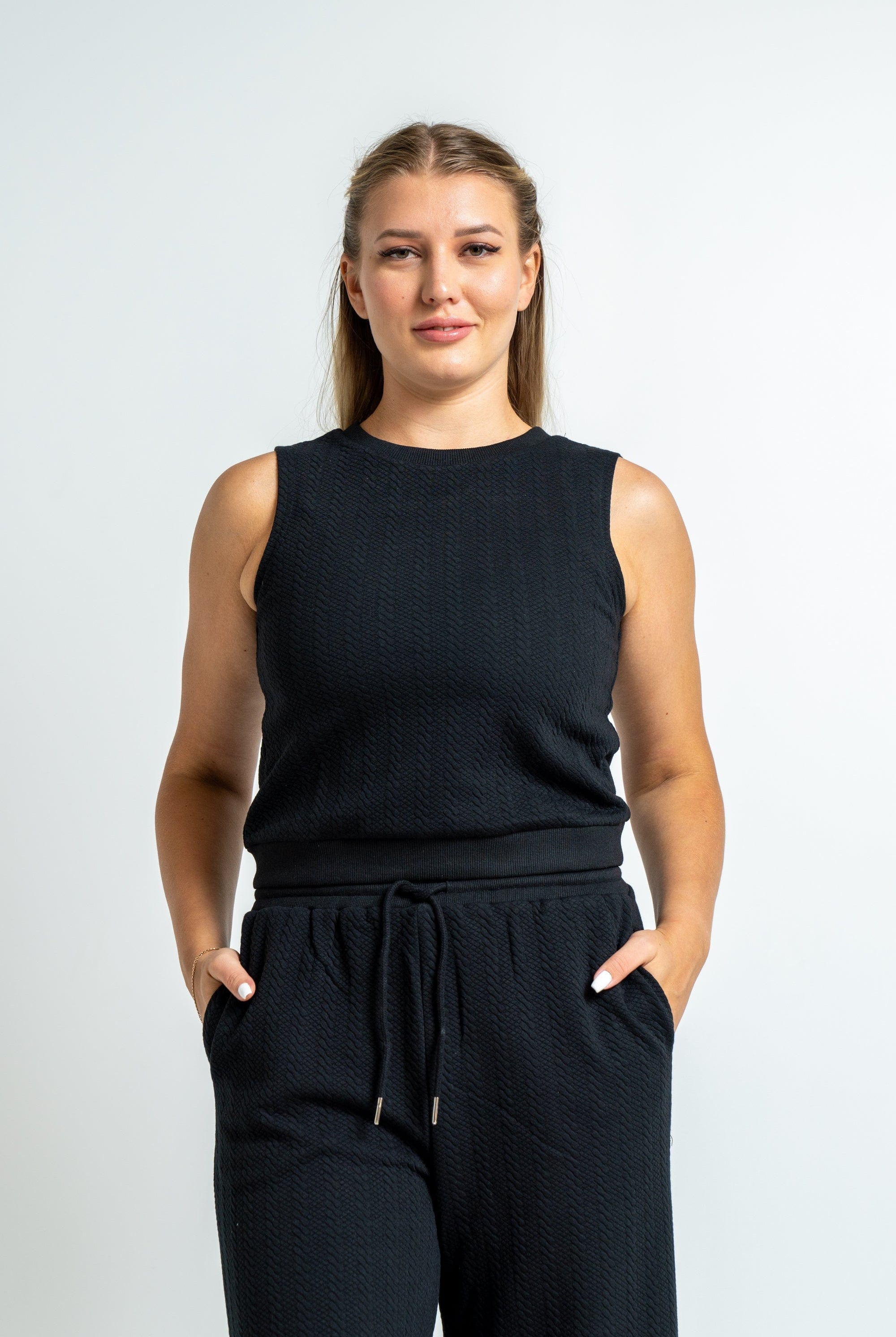 ميكا توب بدون أكمام سادة منسوج