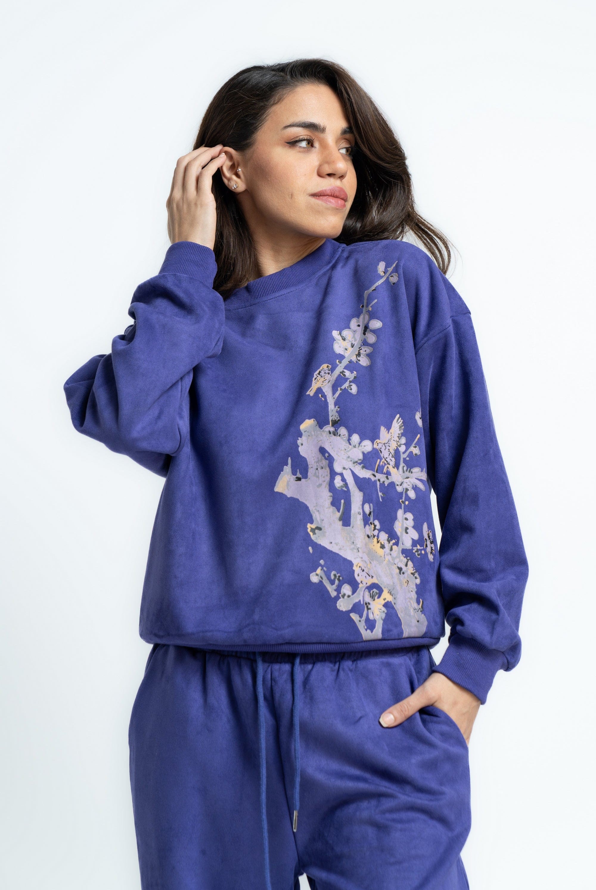 ميكا سويت شيرت نسائى مطبوع برسمة فرع شجرة