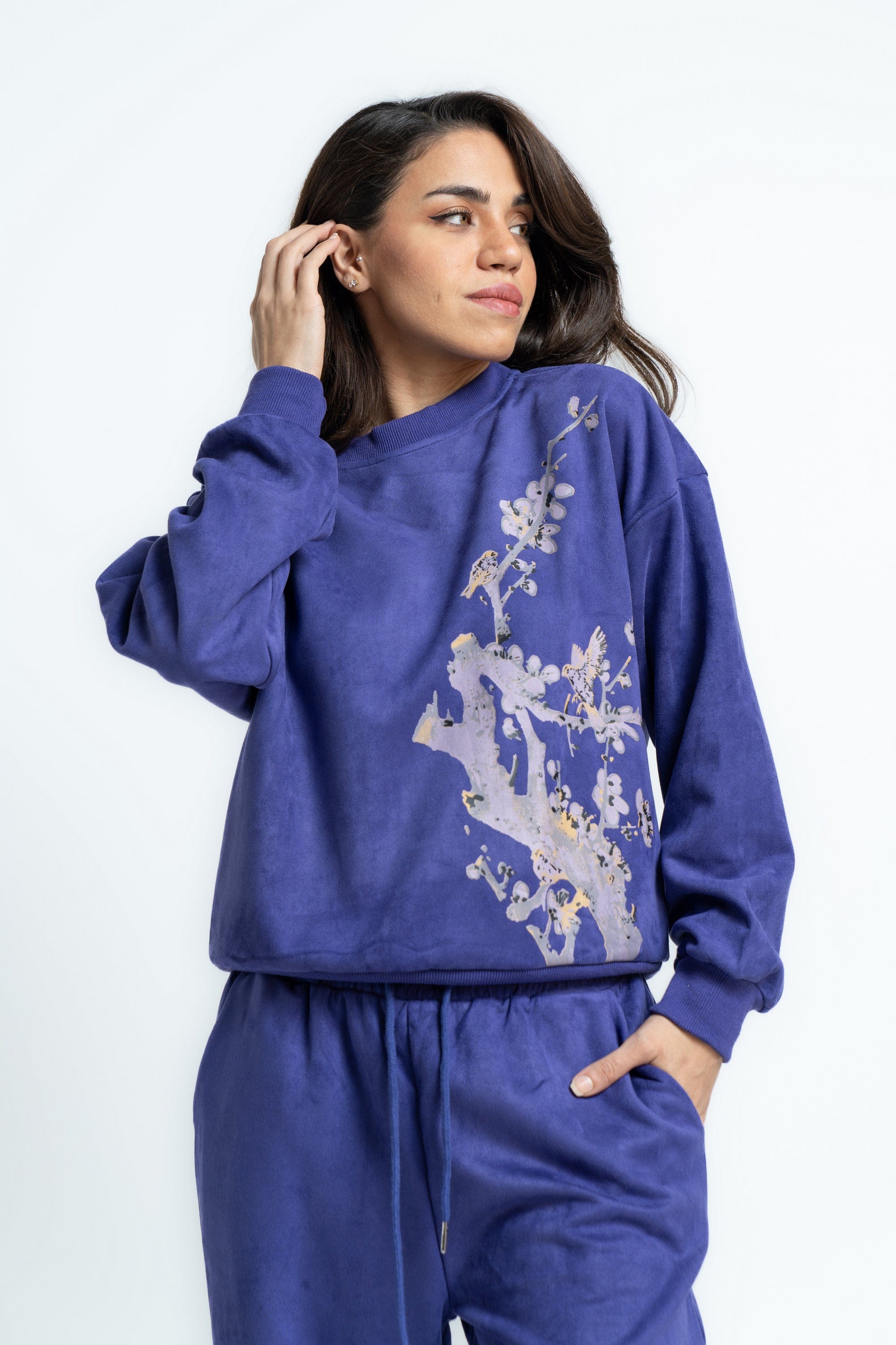 ميكا سويت شيرت نسائى مطبوع برسمة فرع شجرة