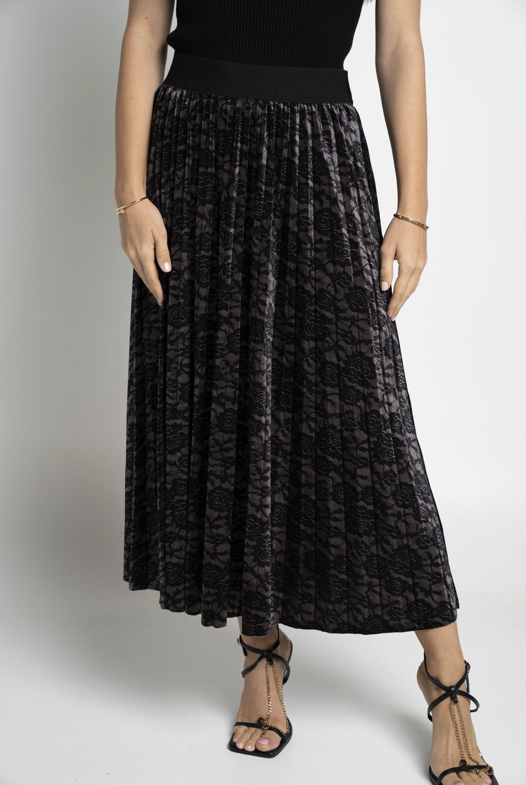 ميكا جيبة ميدي بليسية مطرزة