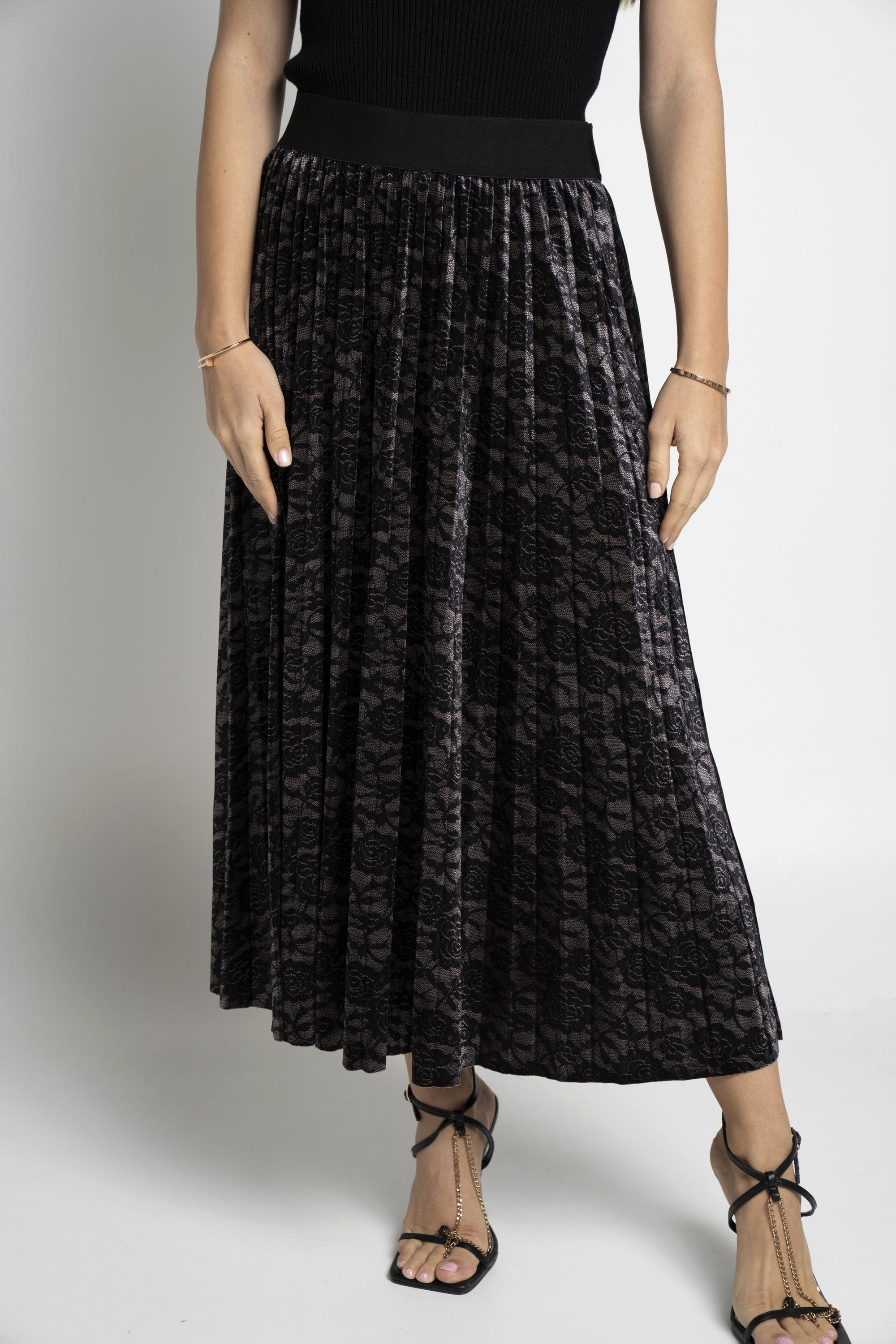 ميكا جيبة ميدي بليسية مطرزة