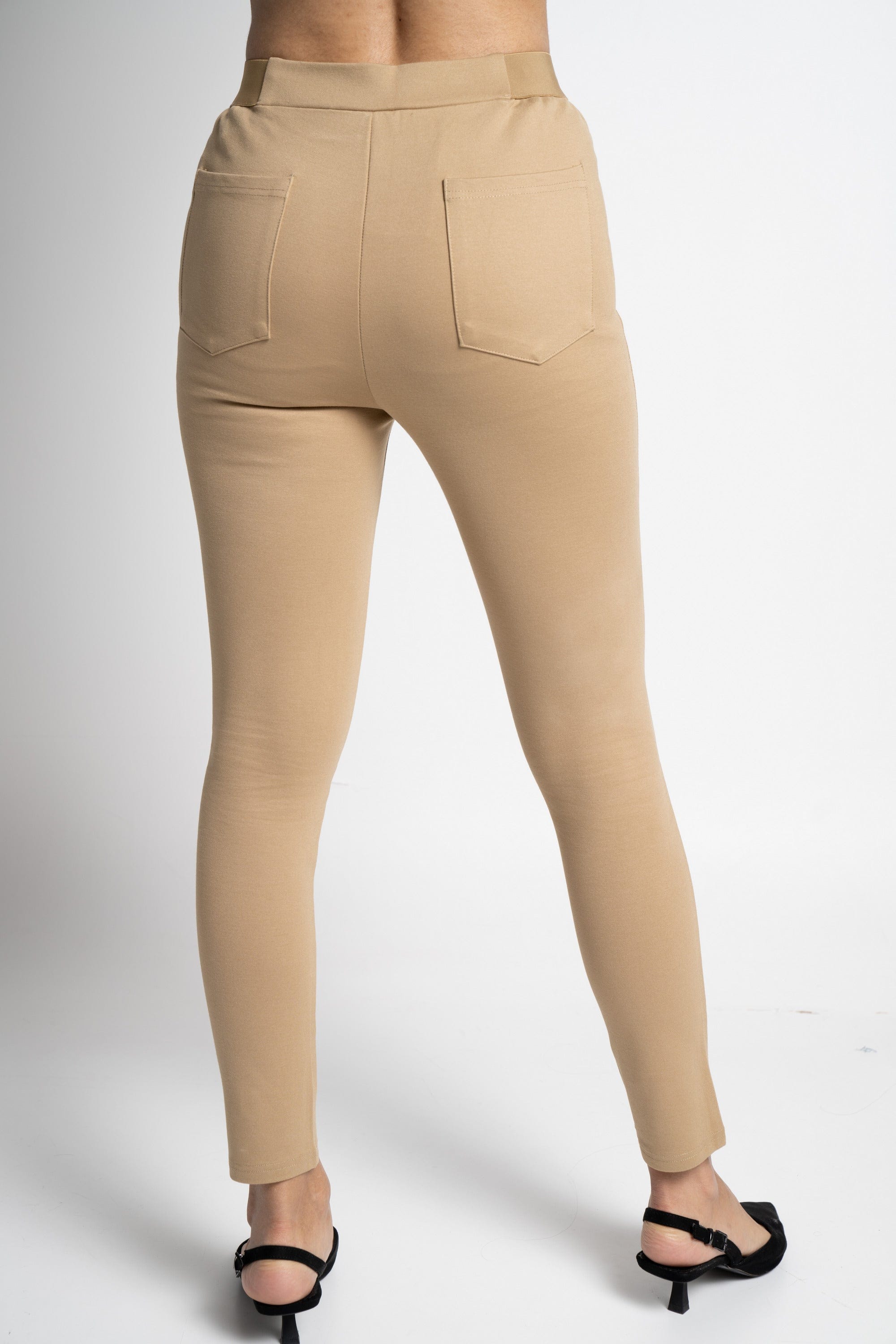 ميكا بنطلون ليقنز طويل سادة بمطاط على الخصر