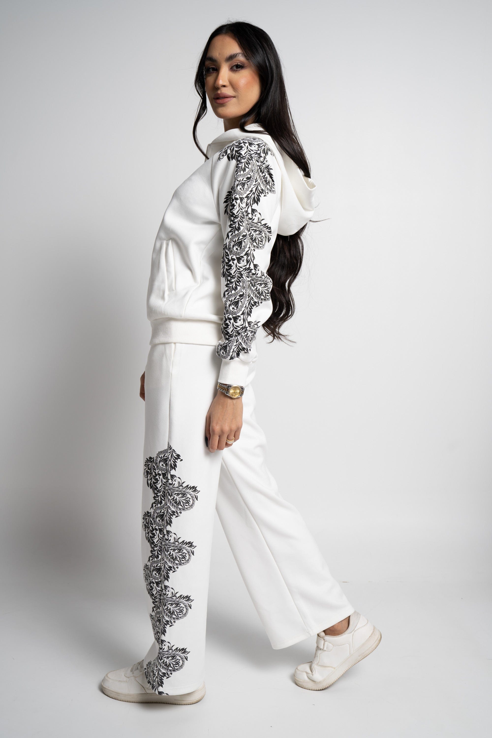 ู
ููุง ุจูุทููู ู
ูููุด ุฑุณู
ุฉ ูุฑุฏ