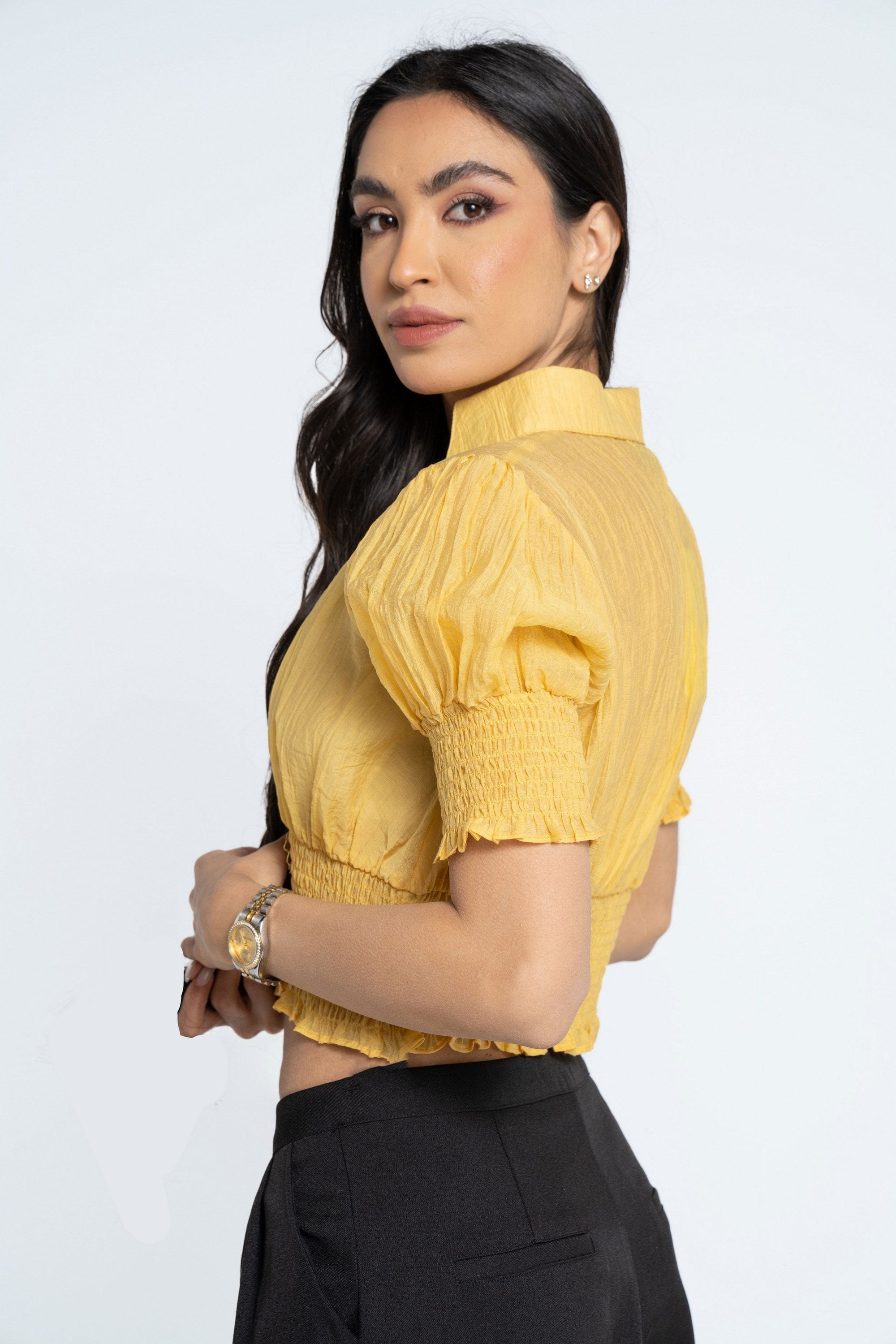 ميكا بلوزة بأكمام قصيرة بخصر مطاطي قصيرة