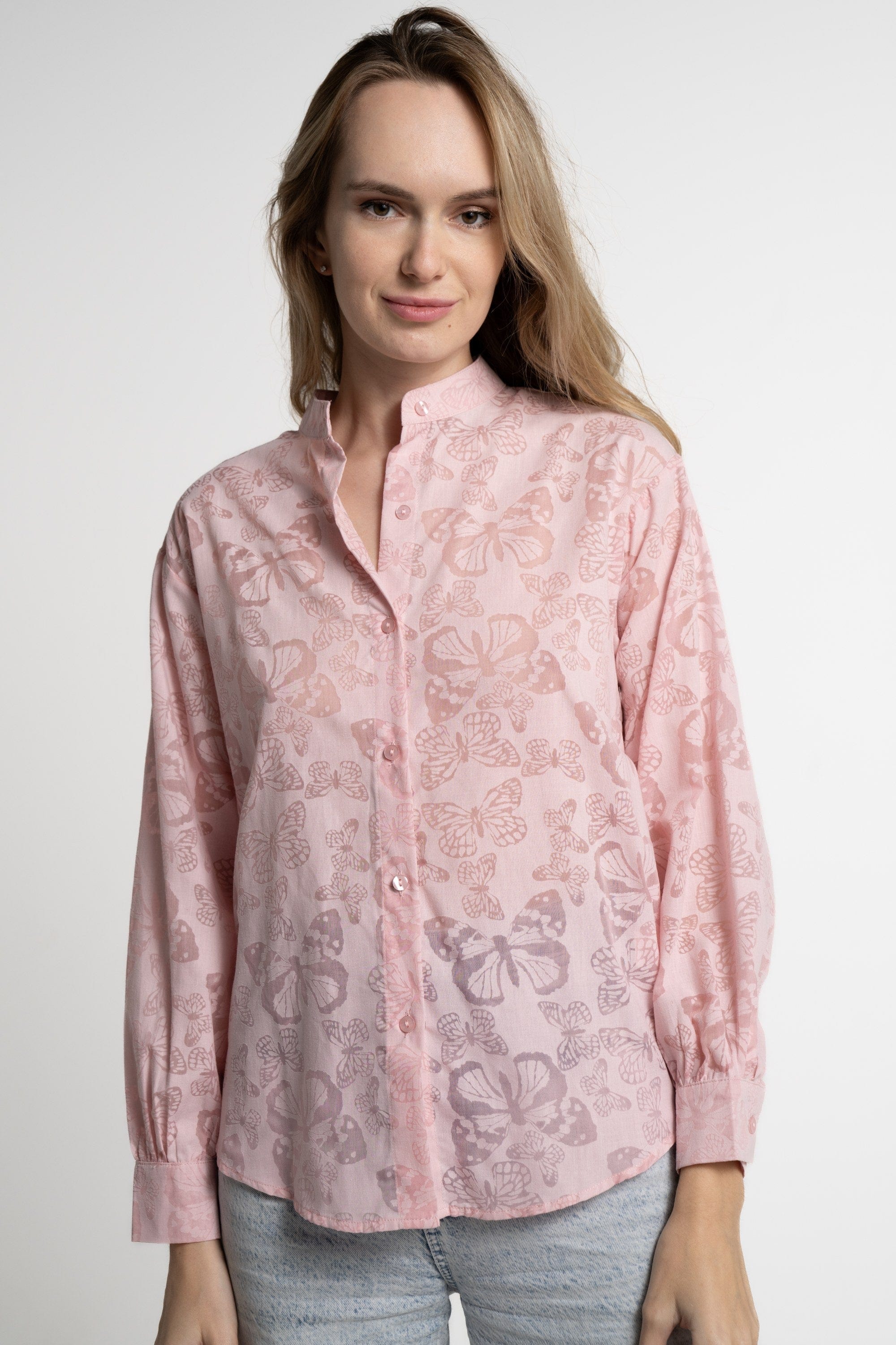 ميكا بلوزة بأكمام طويلة بنقشة فراشات نسائي