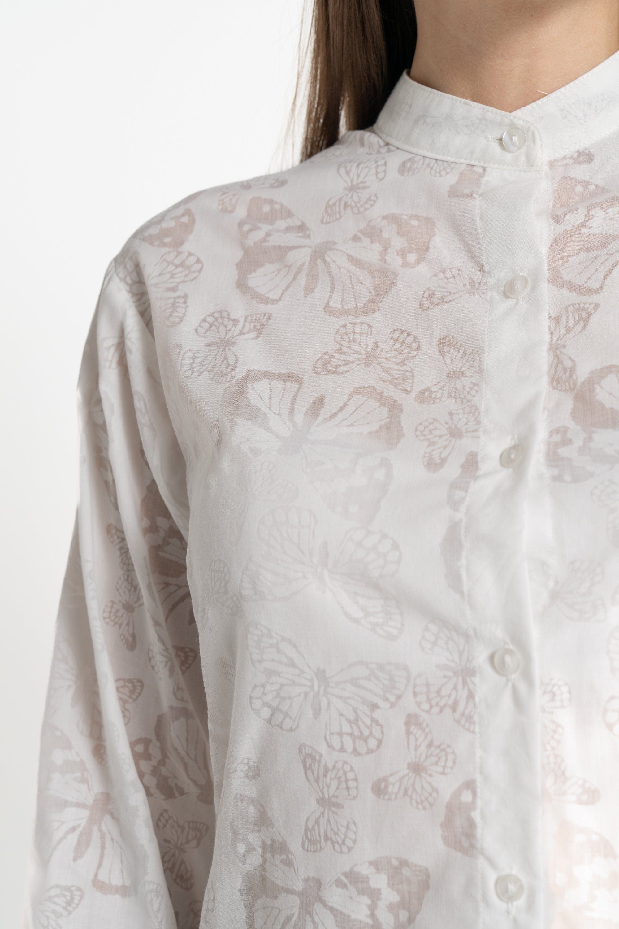 ميكا بلوزة بأكمام طويلة بنقشة فراشات نسائي