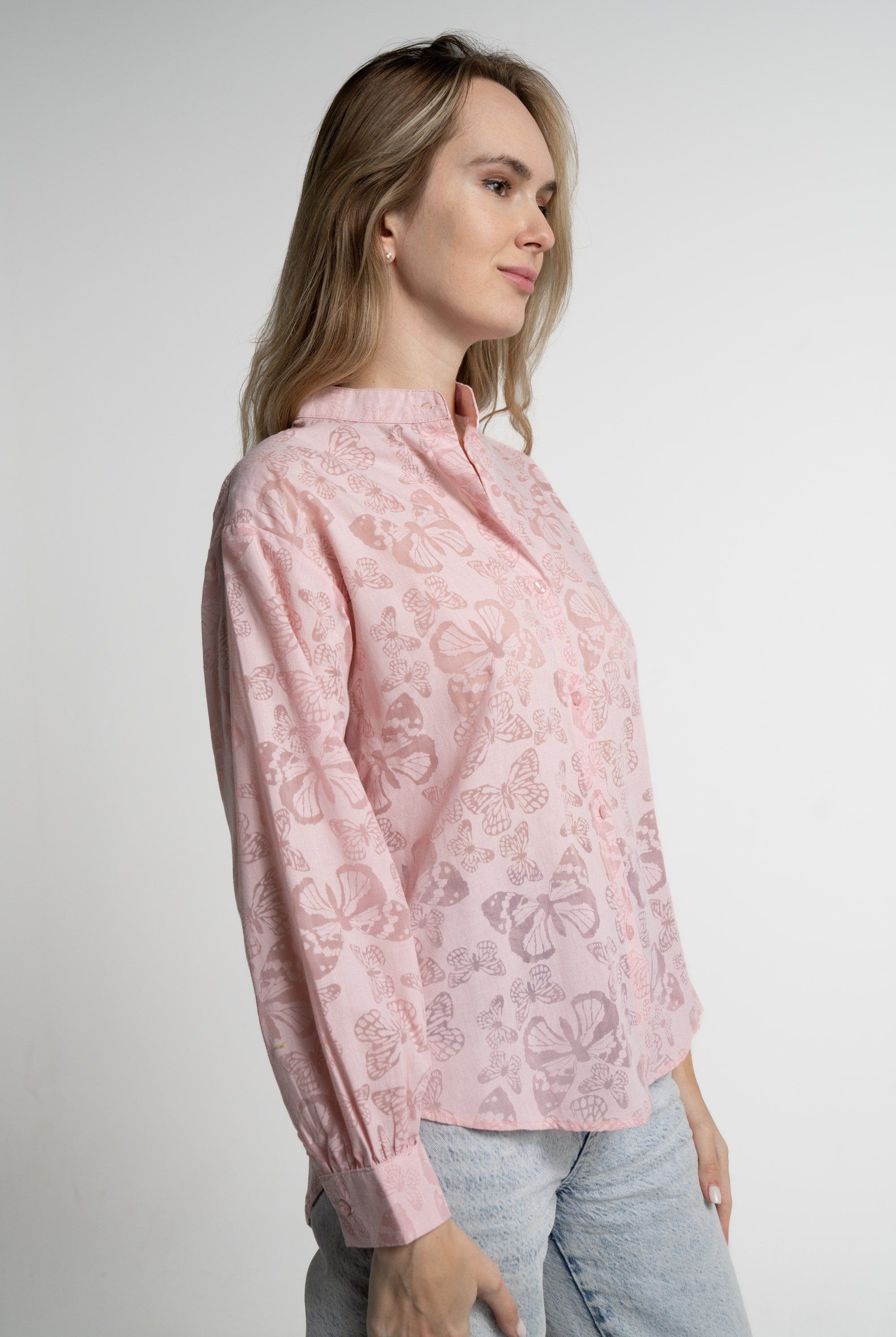 ميكا بلوزة بأكمام طويلة بنقشة فراشات نسائي