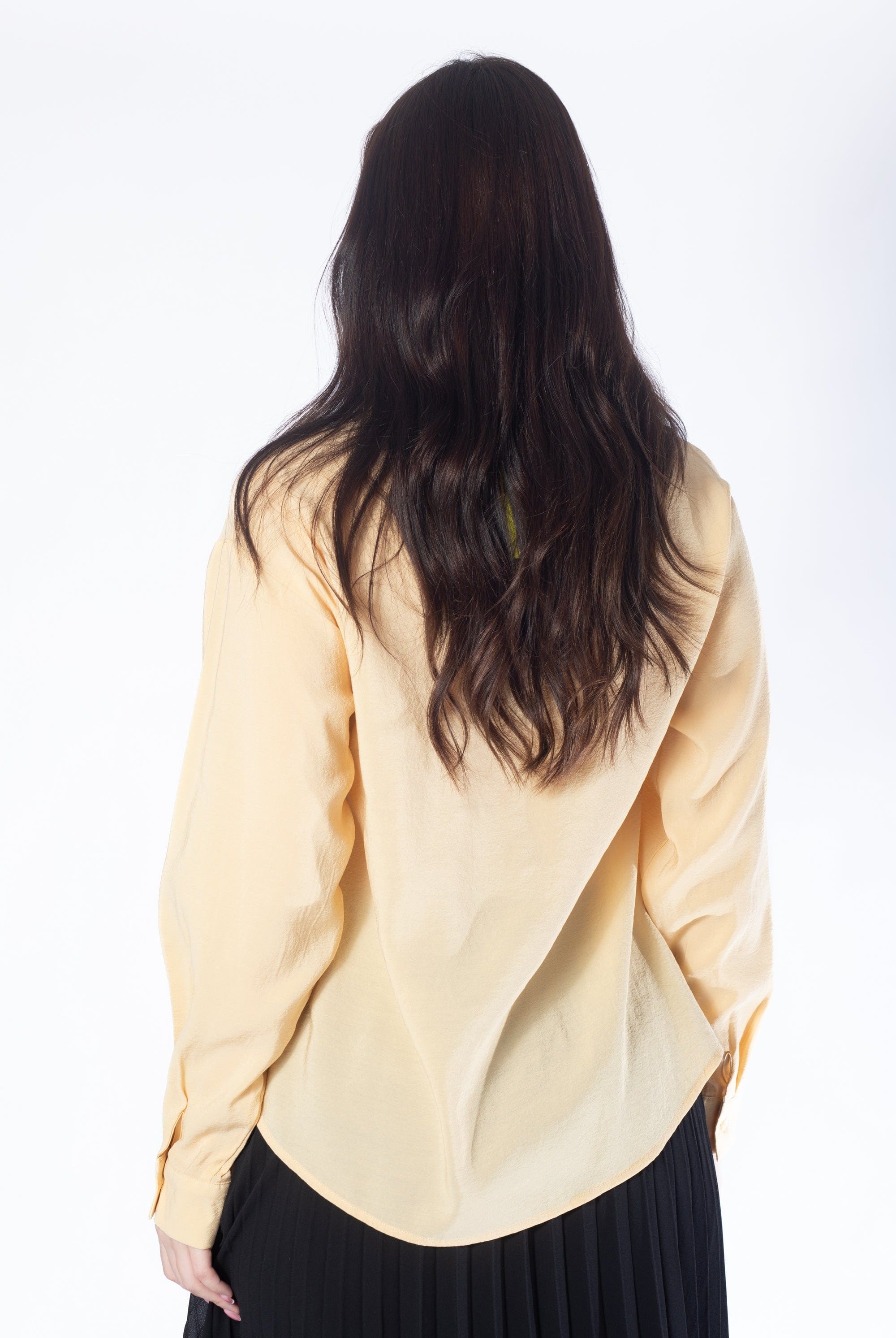 ميكا قميص طويل الأكمام بياقة مطرزة وأزرار أمامية نسائي