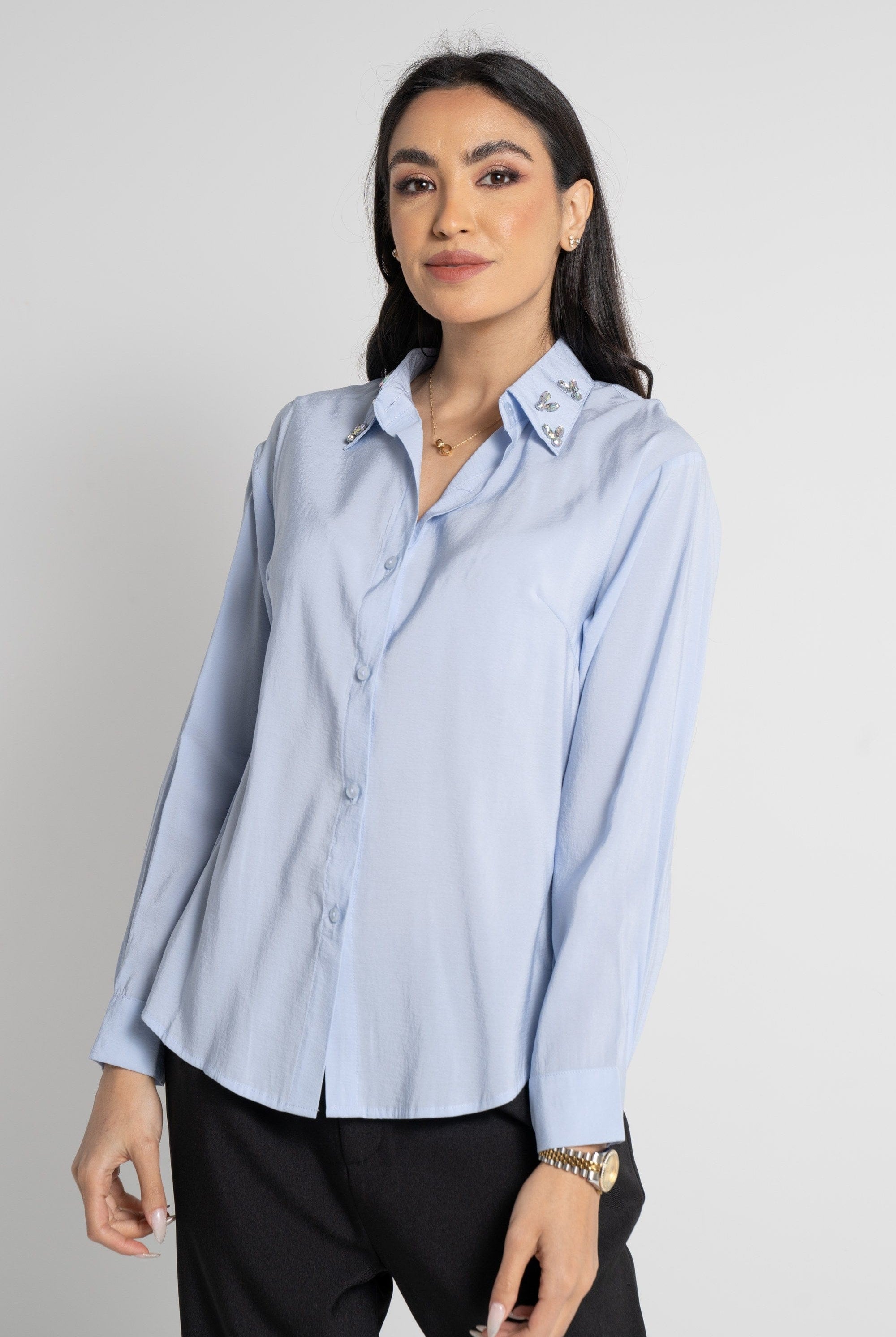 ميكا قميص طويل الأكمام بياقة مطرزة وأزرار أمامية نسائي