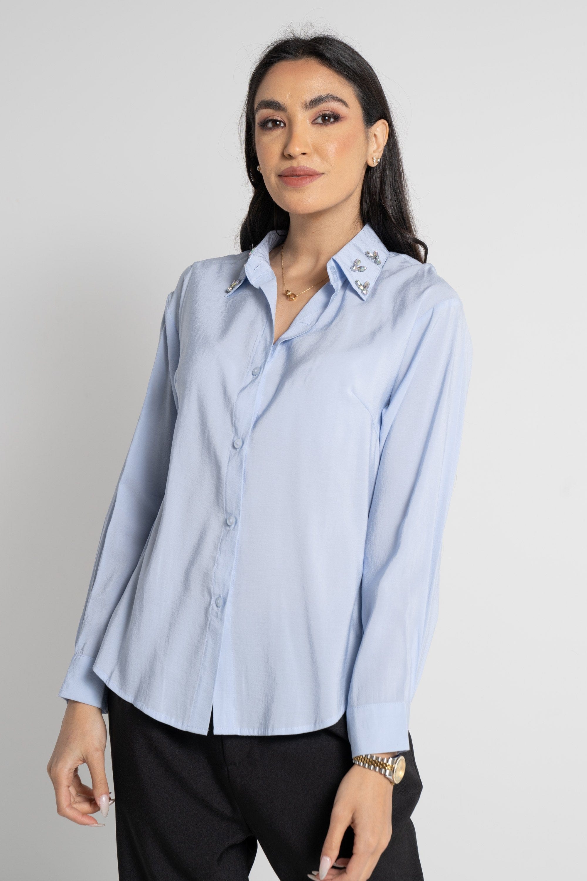 ميكا قميص طويل الأكمام بياقة مطرزة وأزرار أمامية نسائي