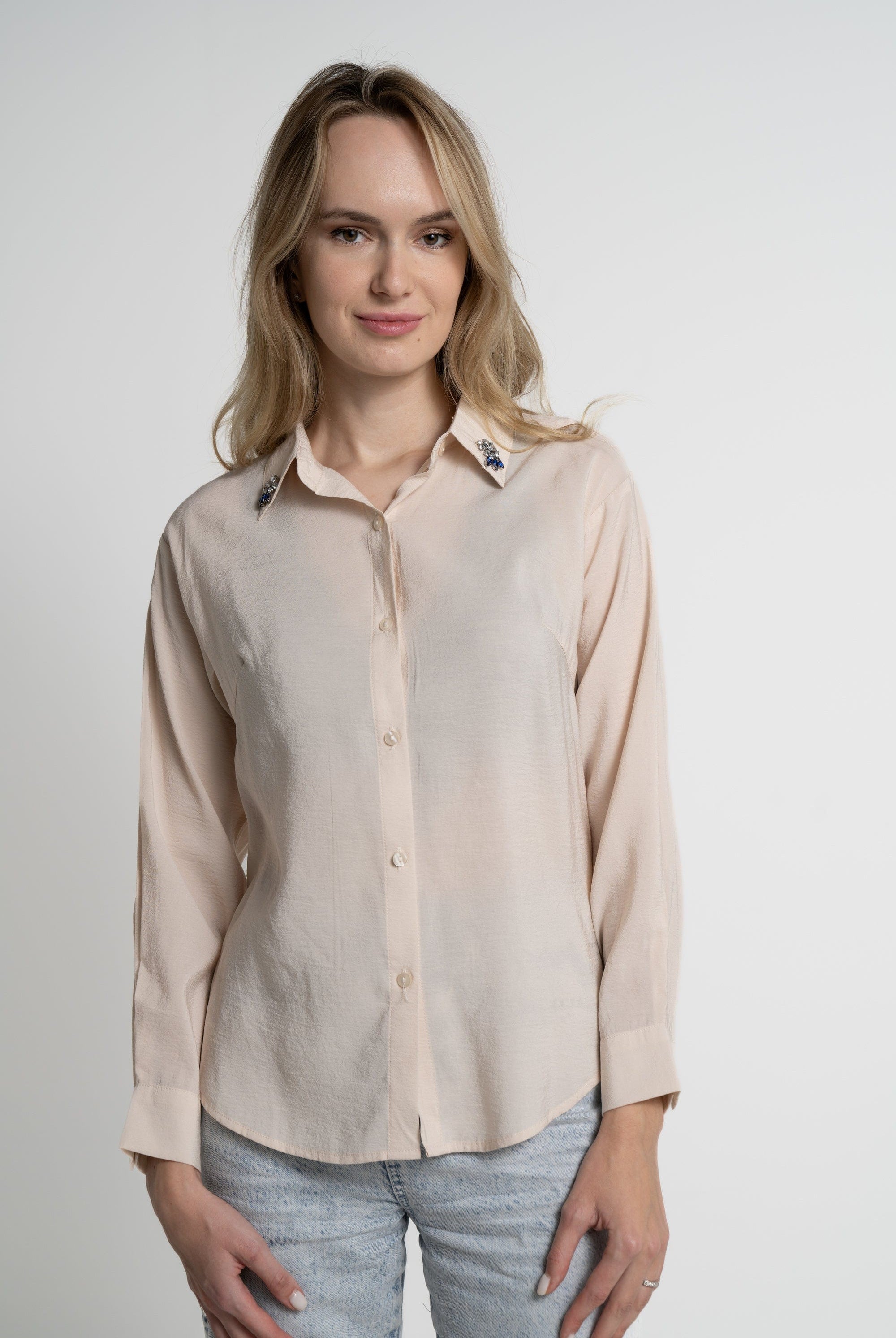 ميكا قميص بأكمام طويلة سادة بياقة مطرزة