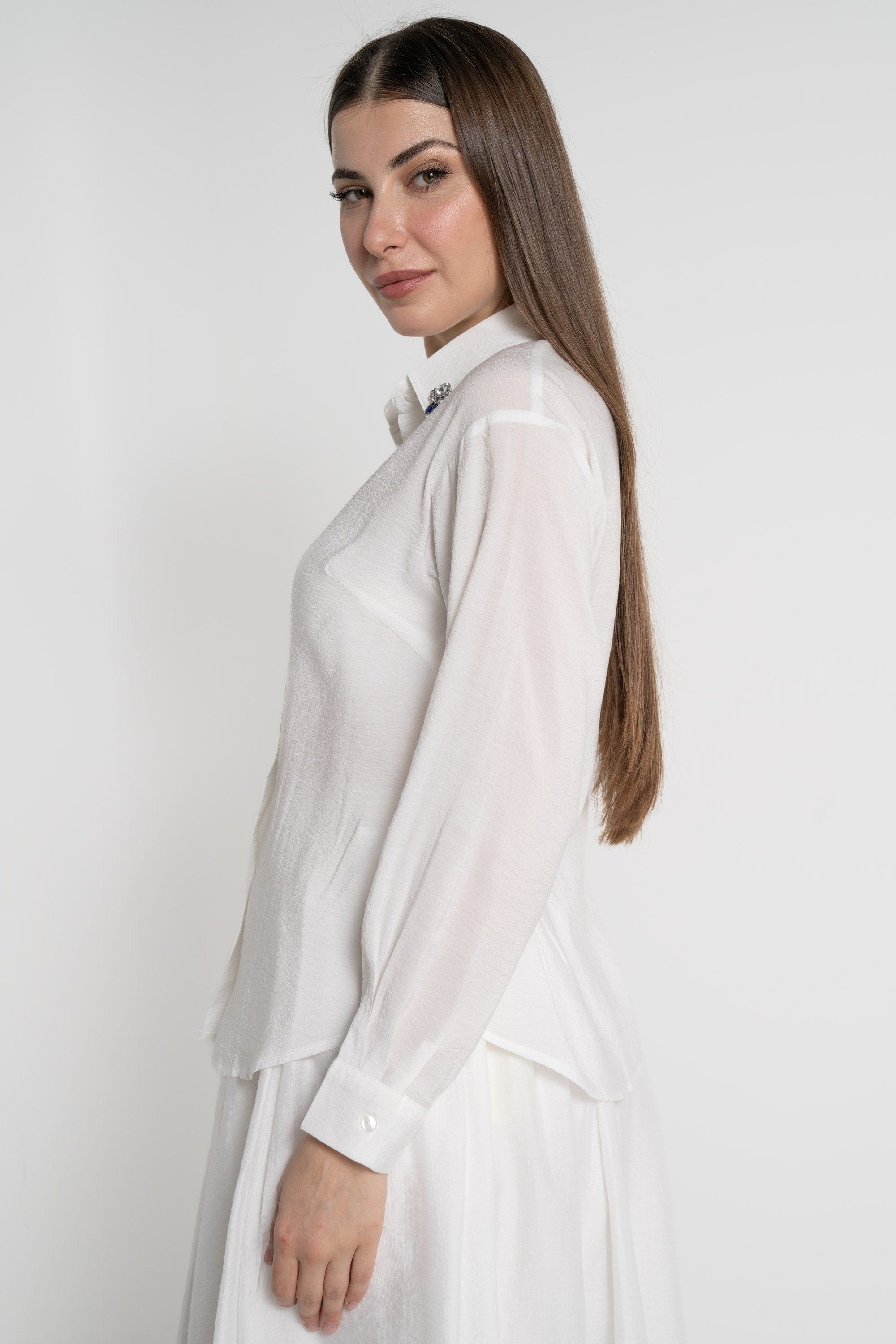 ميكا قميص بأكمام طويلة سادة بياقة مطرزة