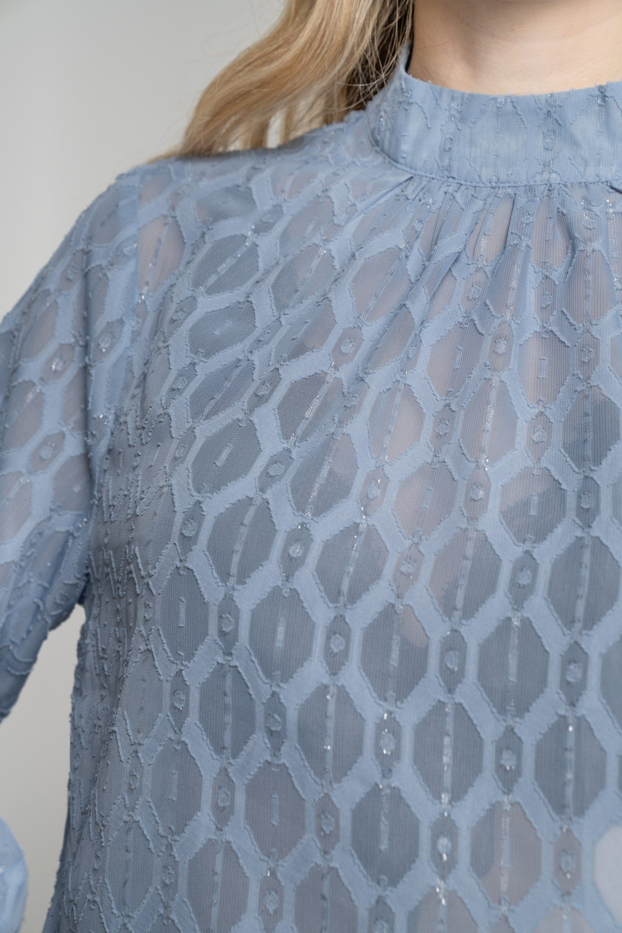 ميكا بلوزة بأكمام طويلة نسائية شفافة برقبة مرتفعة