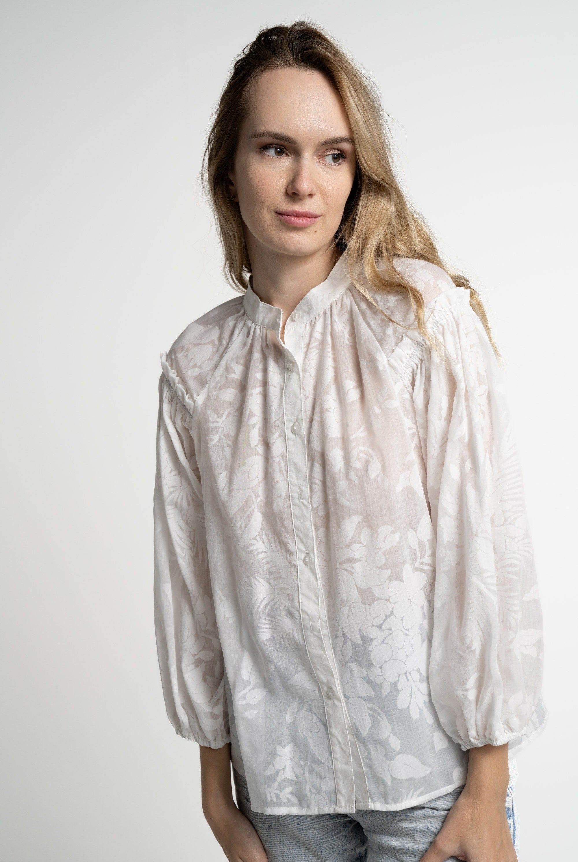 ميكا بلوزة بأكمام طويلة نسائية بكشكش بأزرار أمامية