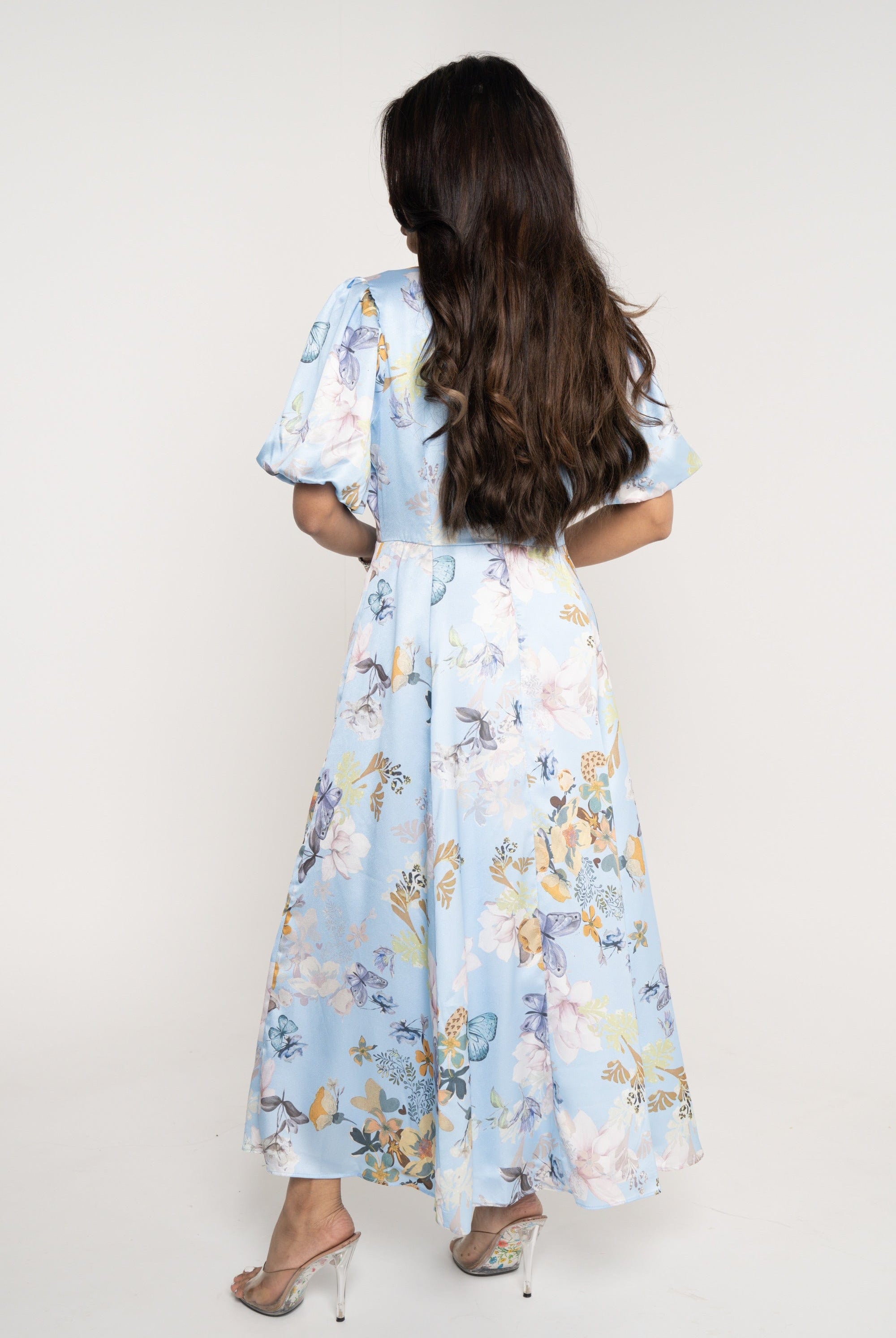 ميكا فستان ميدي مخصر كلوش نص كم بف برقبة دائرية