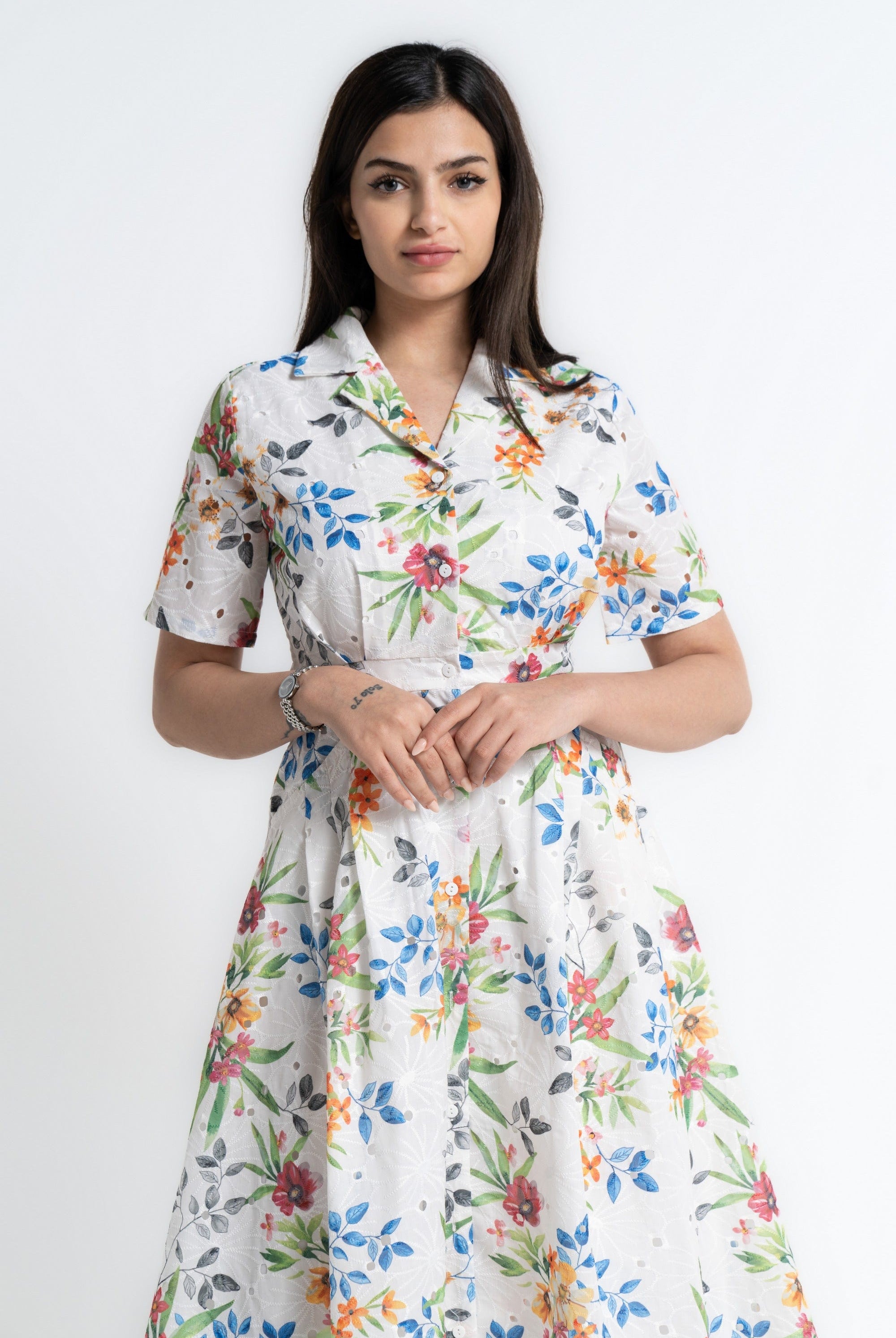 ู
ููุง ูุณุชุงู ู
ูุฏู ู
ูููุด ูุฑูุฏ ุจุฃูู
ุงู
ูุตูุฑุฉ ุฃูู ูุงูุช