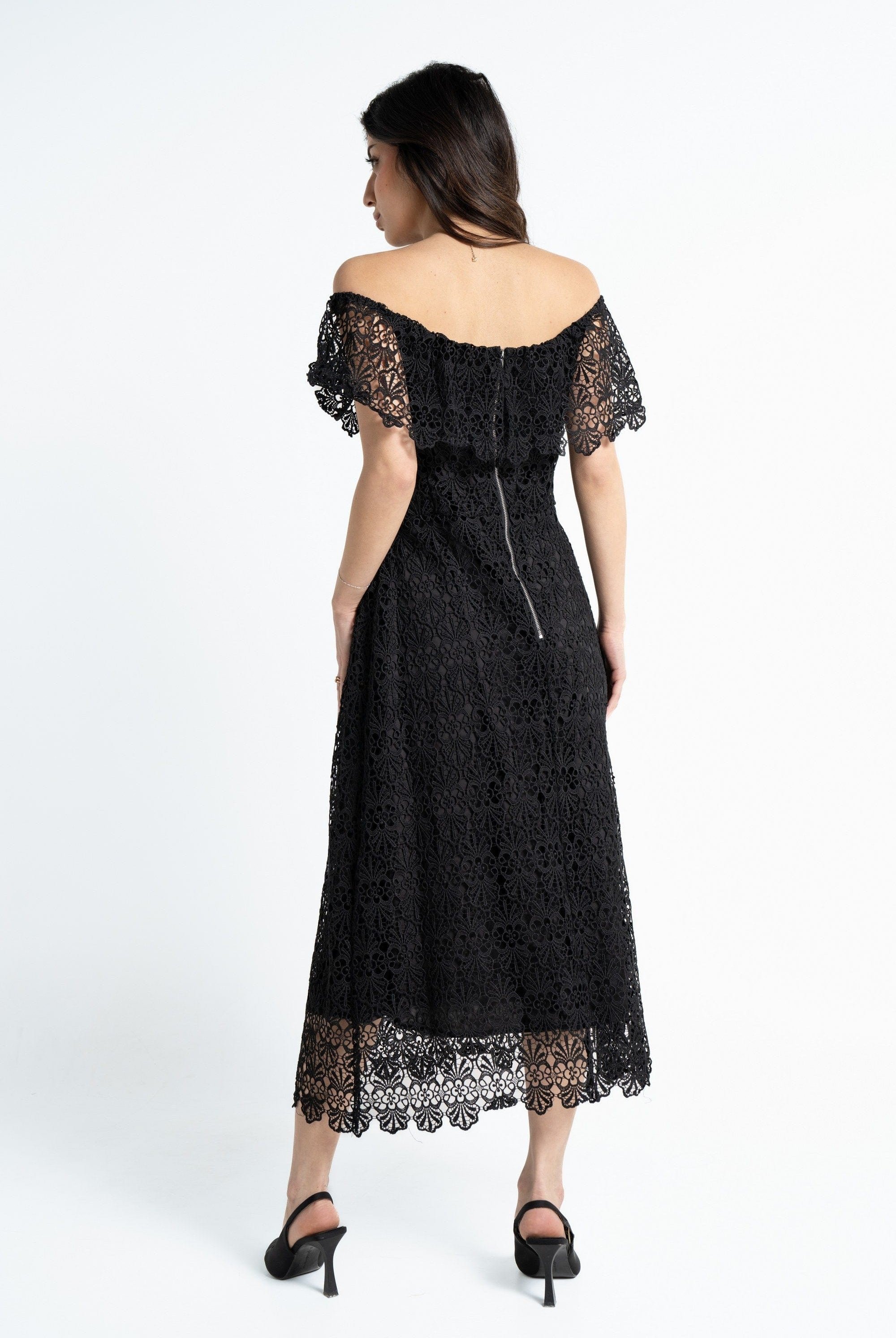 ู
ููุง ูุณุชุงู ู
ูุฏู ุจุฃูู
ุงู
ูุตูุฑุฉ ุฃูู ุดููุฏุฑ ู
ุทุฑุฒ