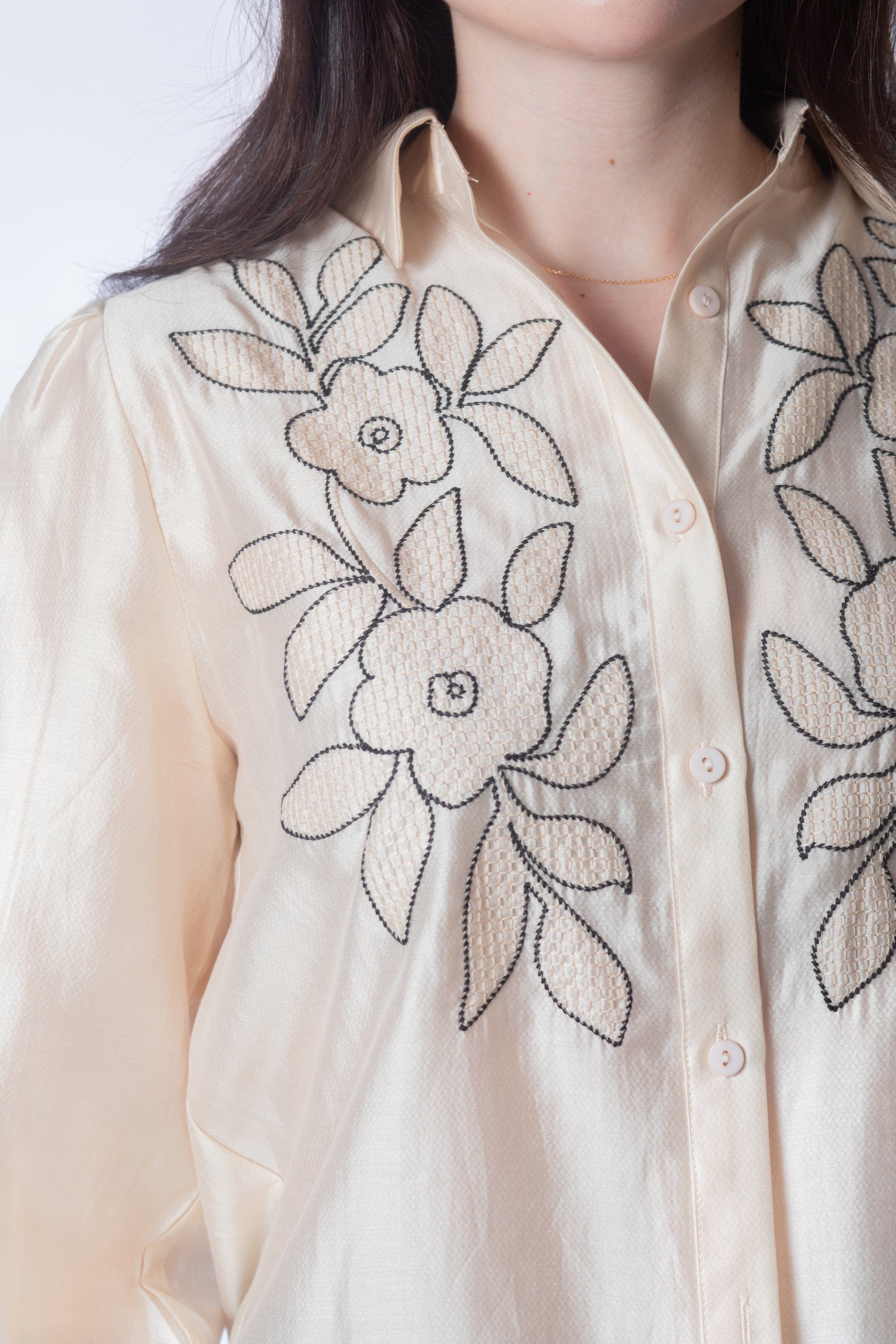 قميص على شكل ورود كم طويل نسائي