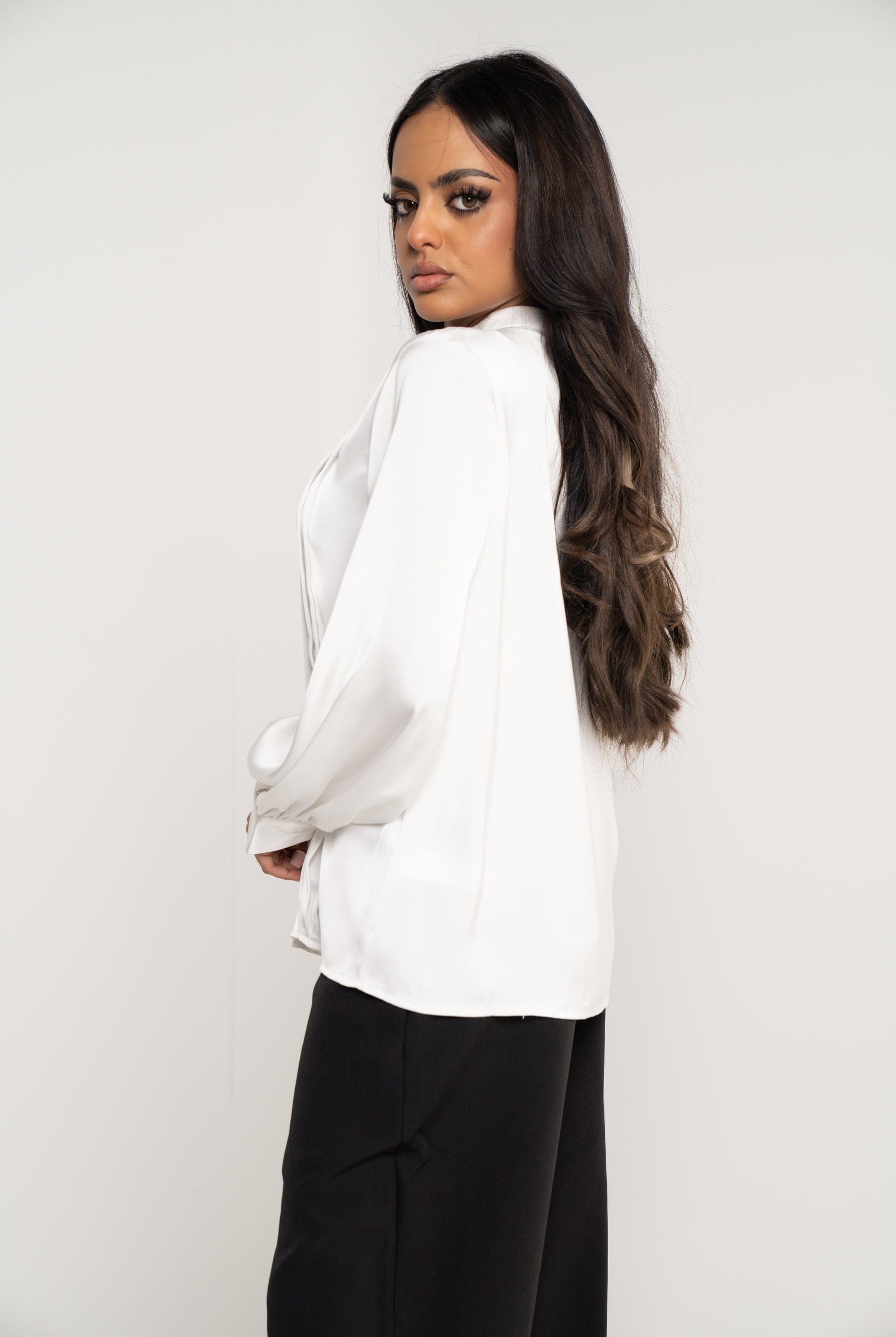 ميكا بلوزة سادة بطبقات جانبية كم طويل نسائي