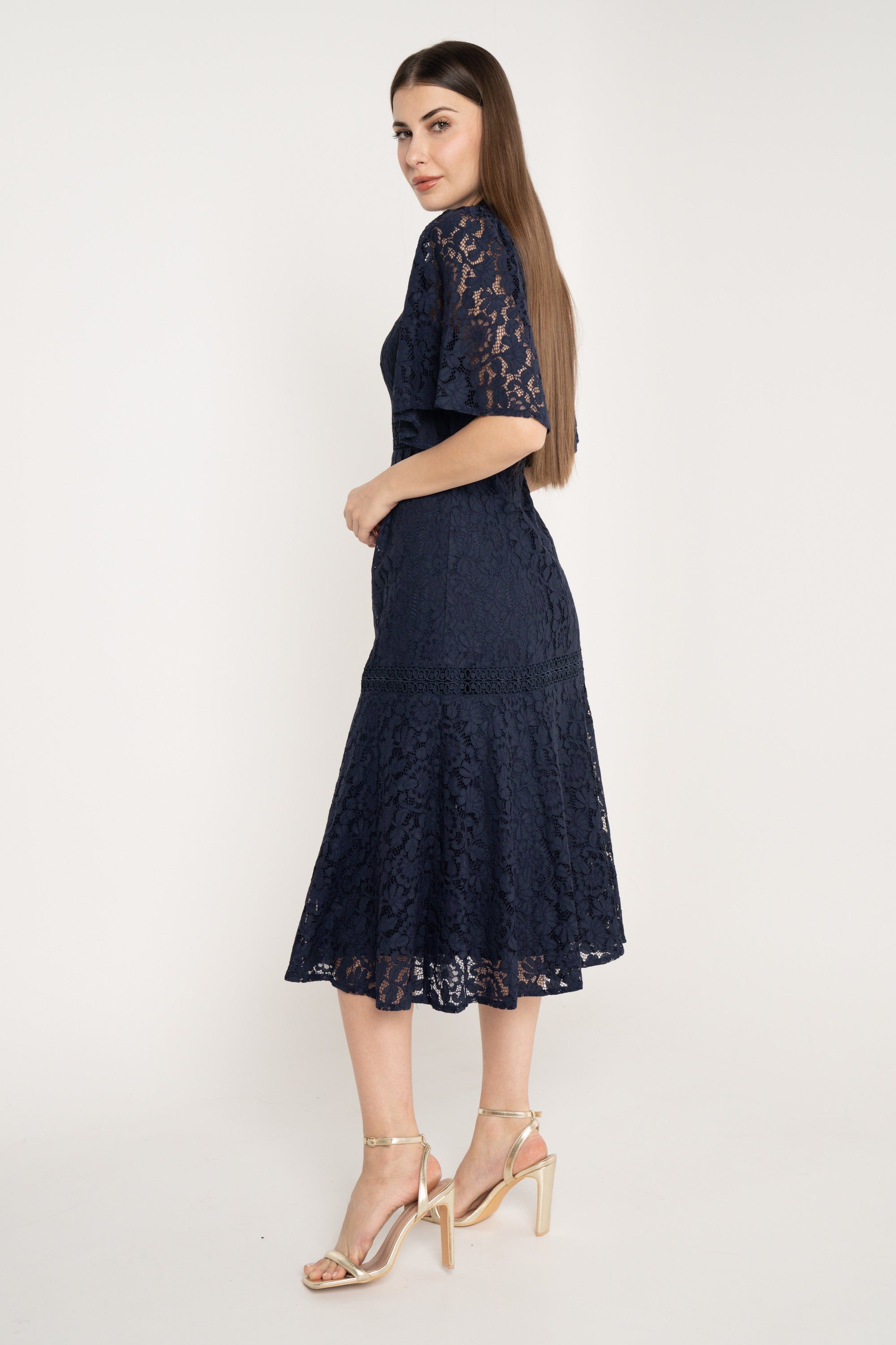 ميكا فستان ميدي مخصر نص كم واسع فراشة