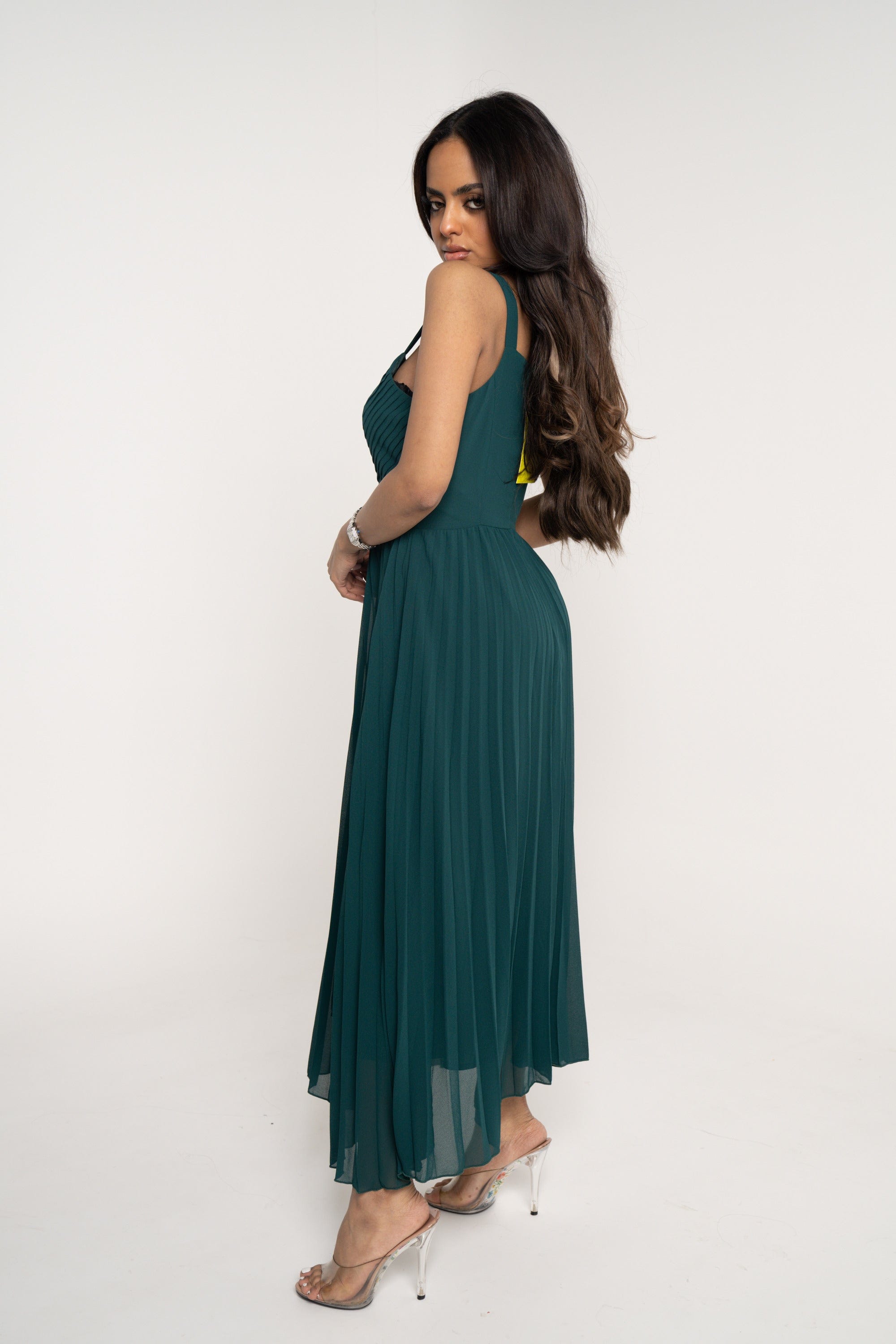 ميكا فستان ميدي بدون أكمام حمالات بليسية