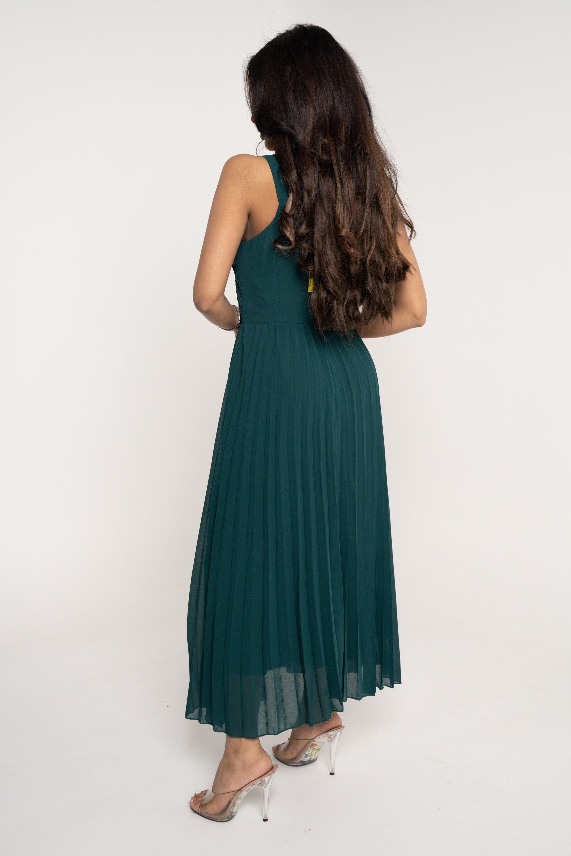 ميكا فستان ميدي بدون أكمام حمالات بليسية