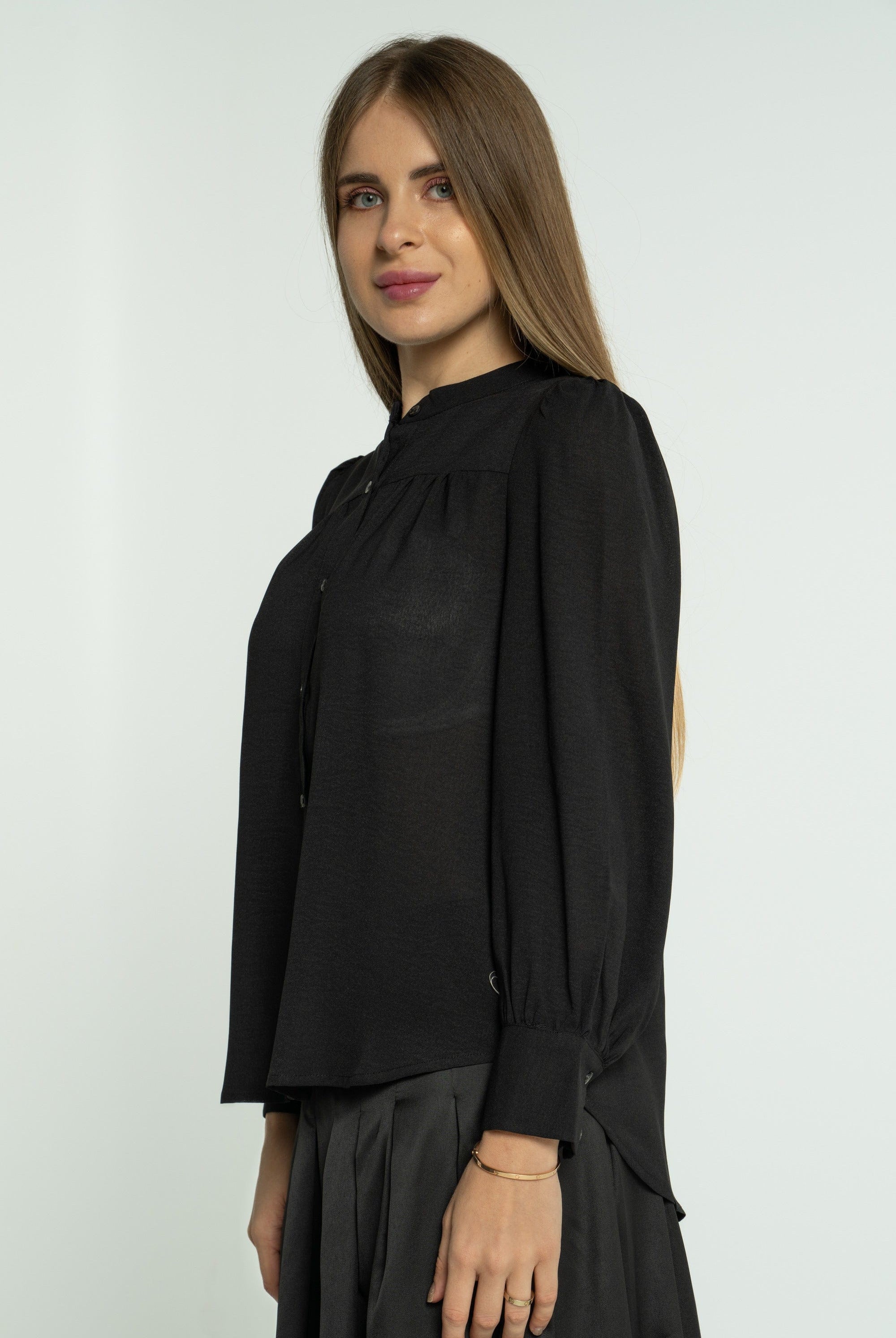 ميكا بلوزة سادة برقبة بأكمام طويلة