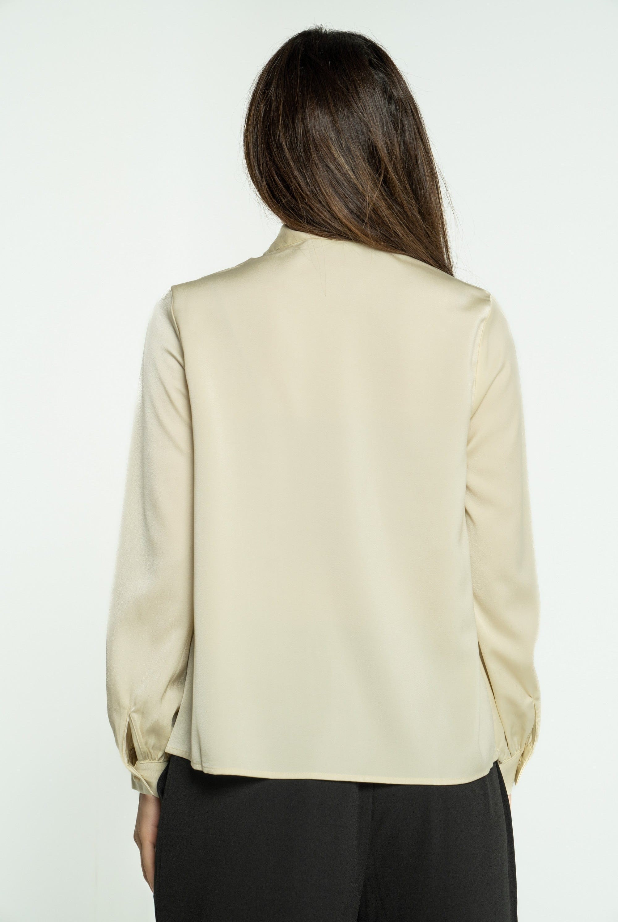 ميكا بلوزة سادة بربطة عنق كم طويل