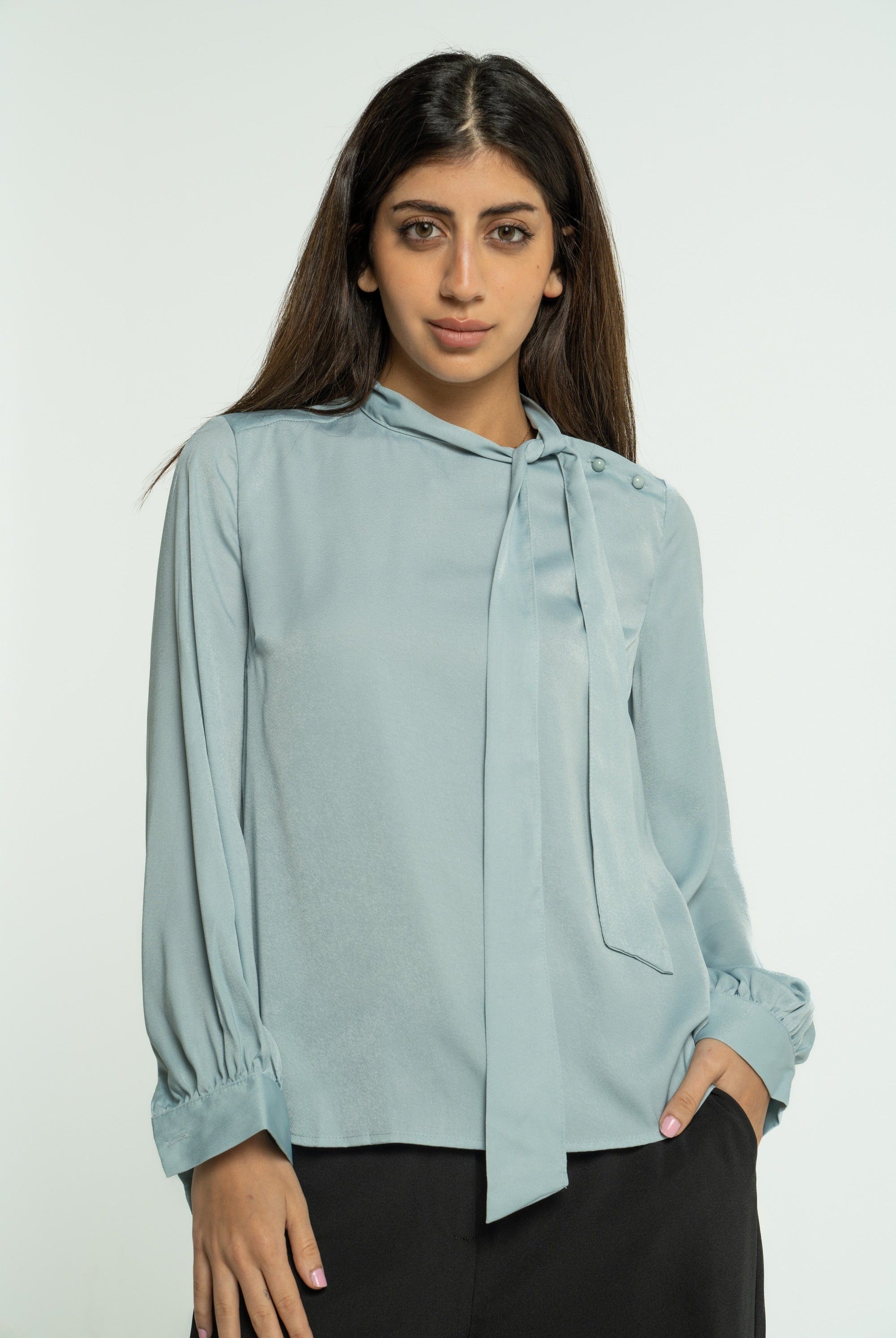 ميكا بلوزة سادة بربطة عنق كم طويل