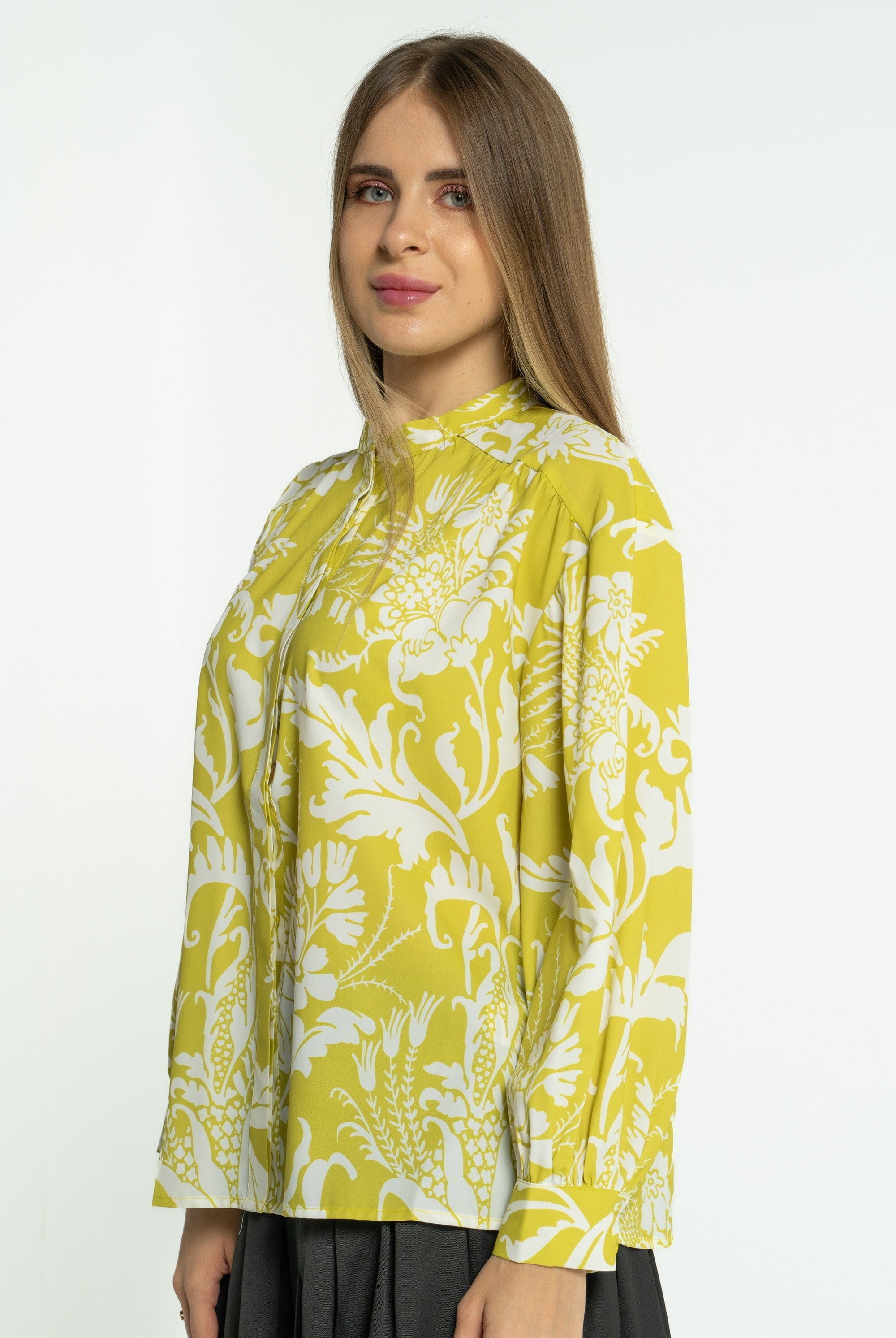 ميكا بلوزة مشجرة واسعة بأكمام طويلة