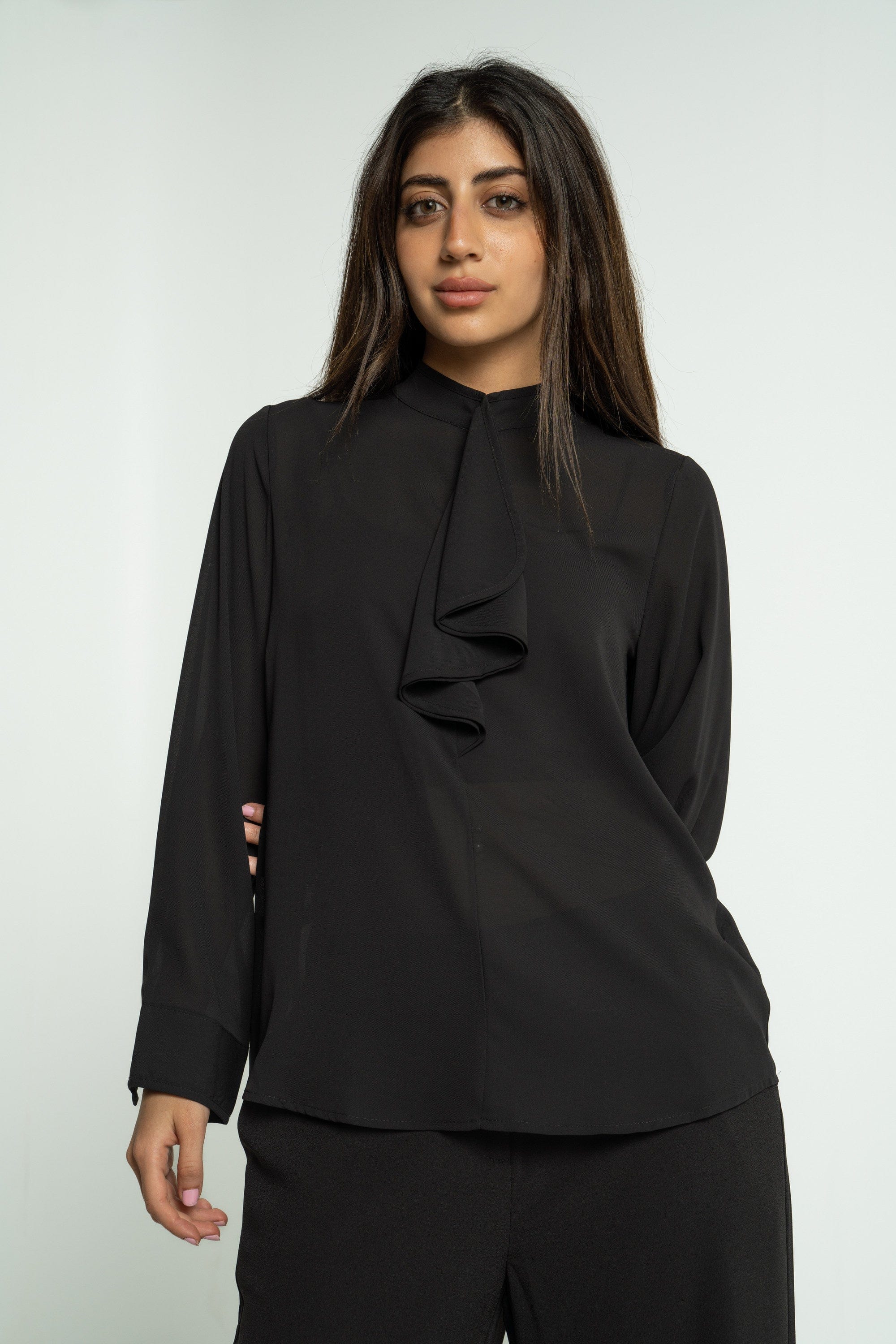 ميكا بلوزة سادة كم طويل بربطة عنق