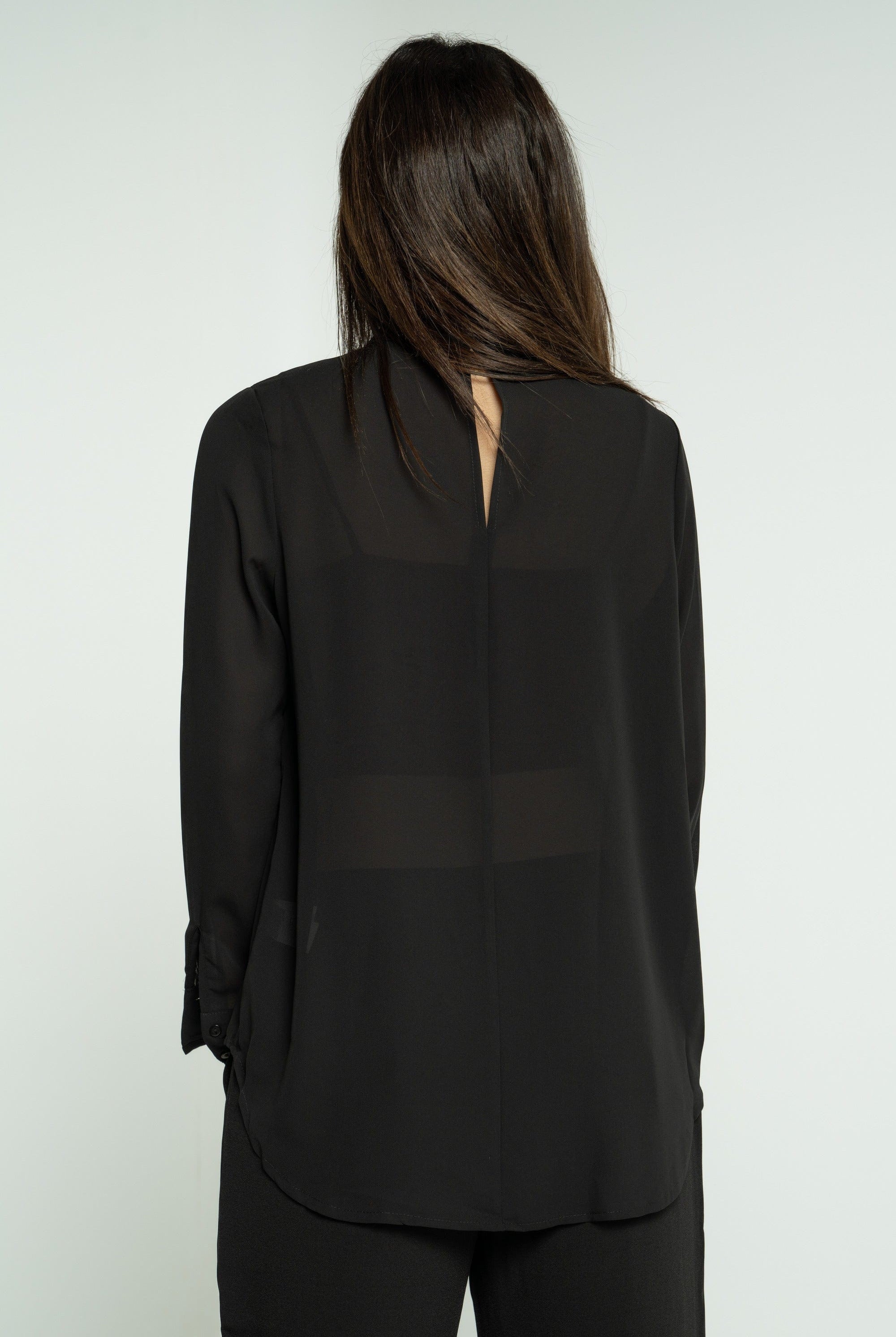 ميكا بلوزة سادة كم طويل بربطة عنق