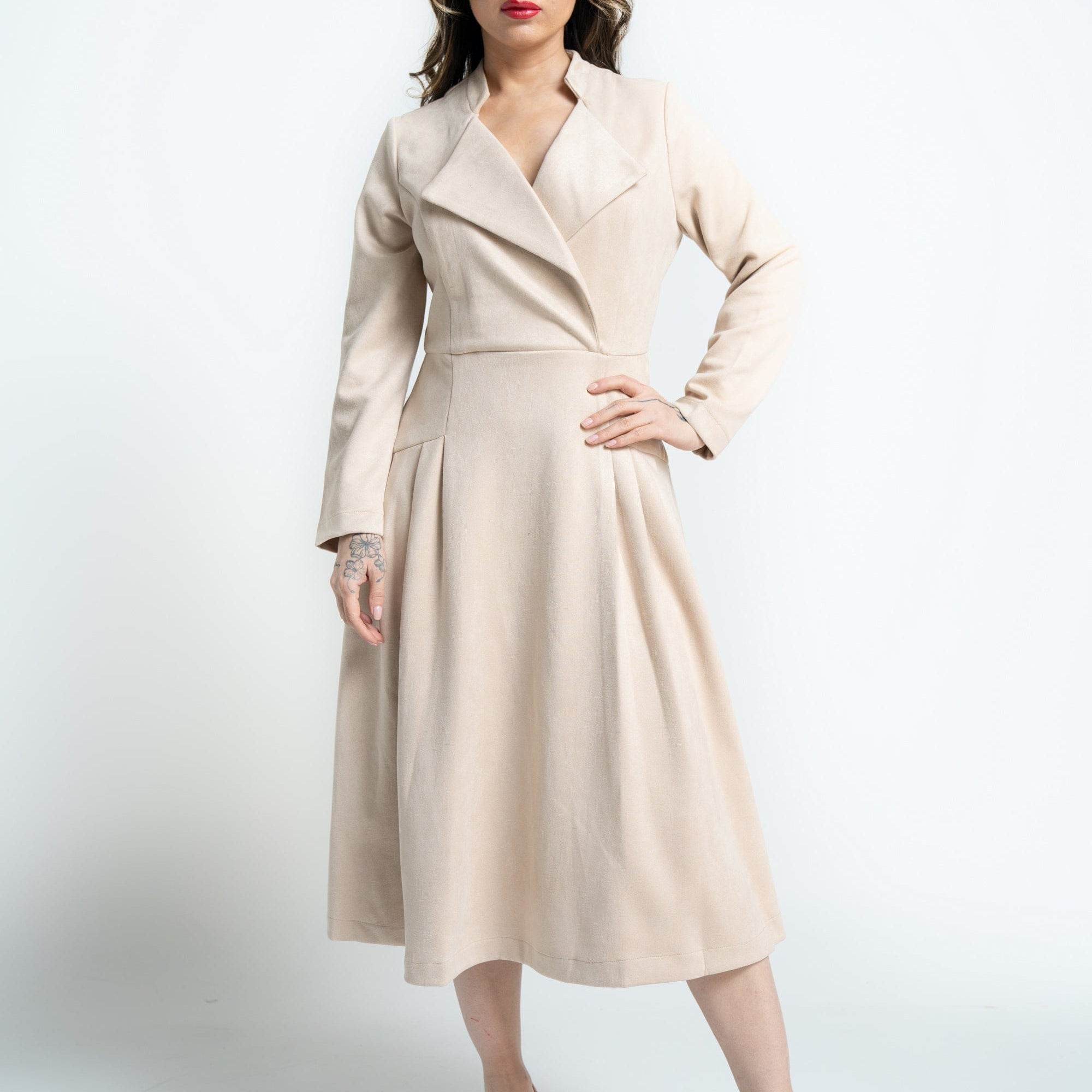 ميكا فسنان ميدى بياقة قميص سادة رسمى