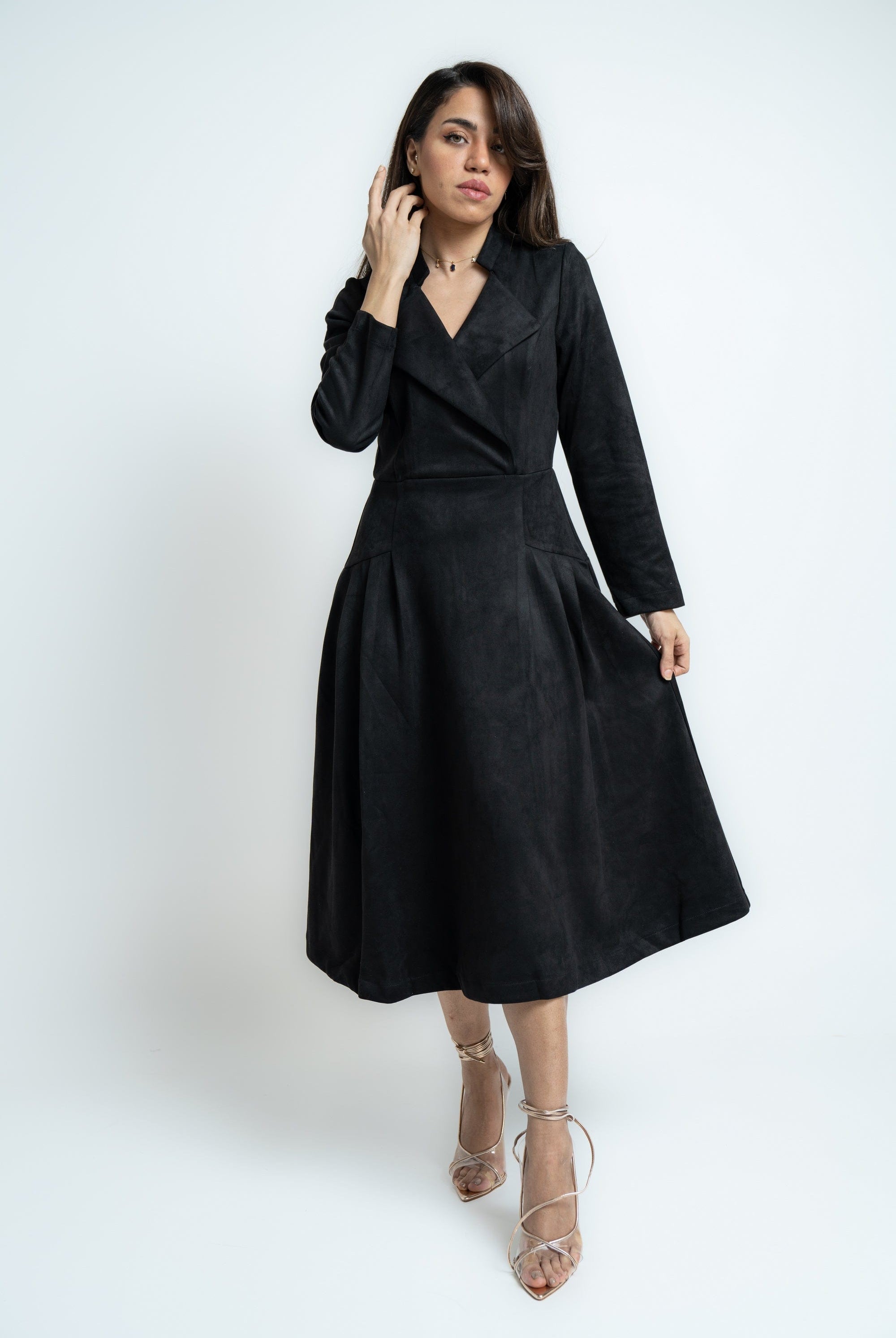 ميكا فسنان ميدى بياقة قميص سادة رسمى