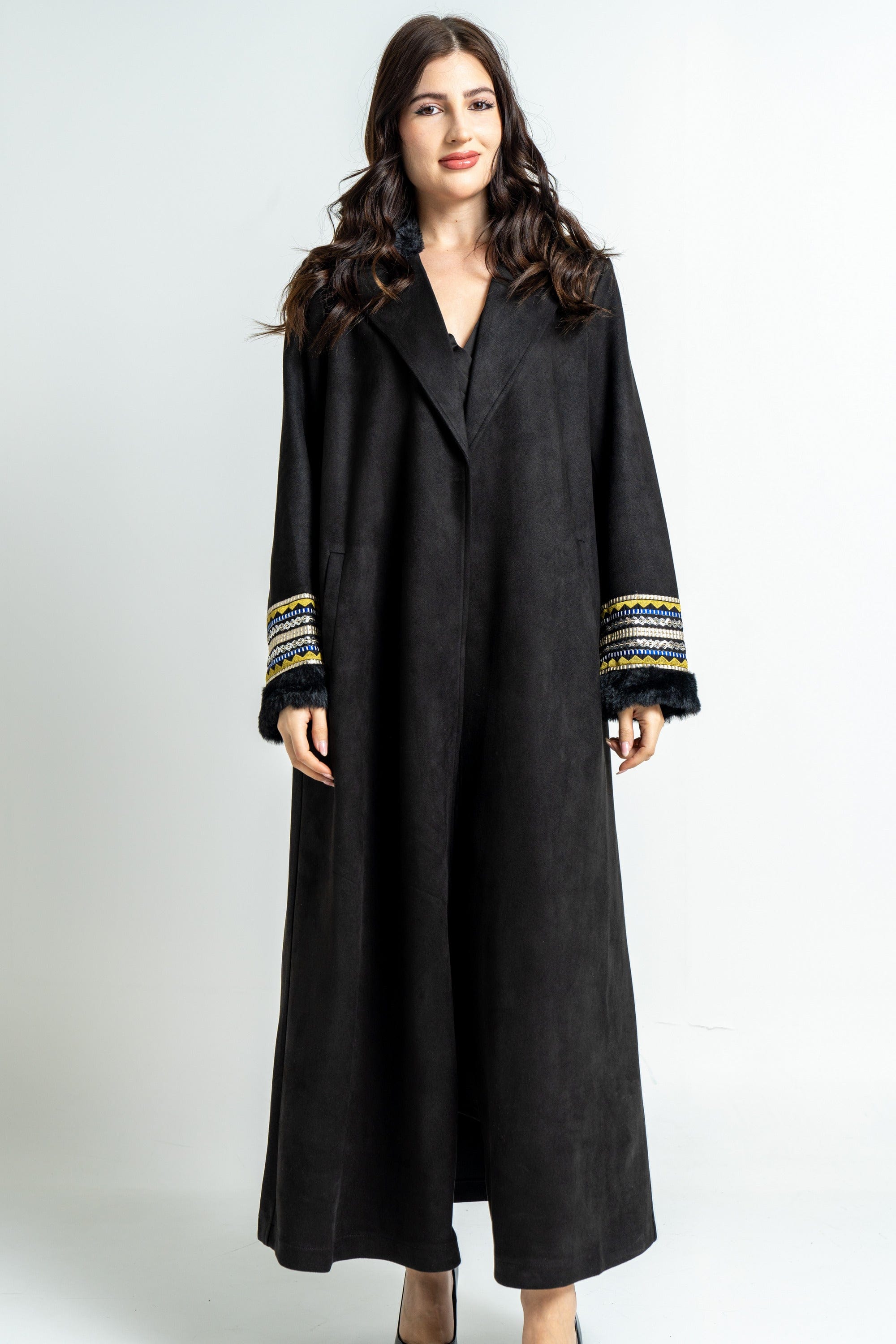 ميكا بالطو نسائى طويل وبأكمام ملونة أسود