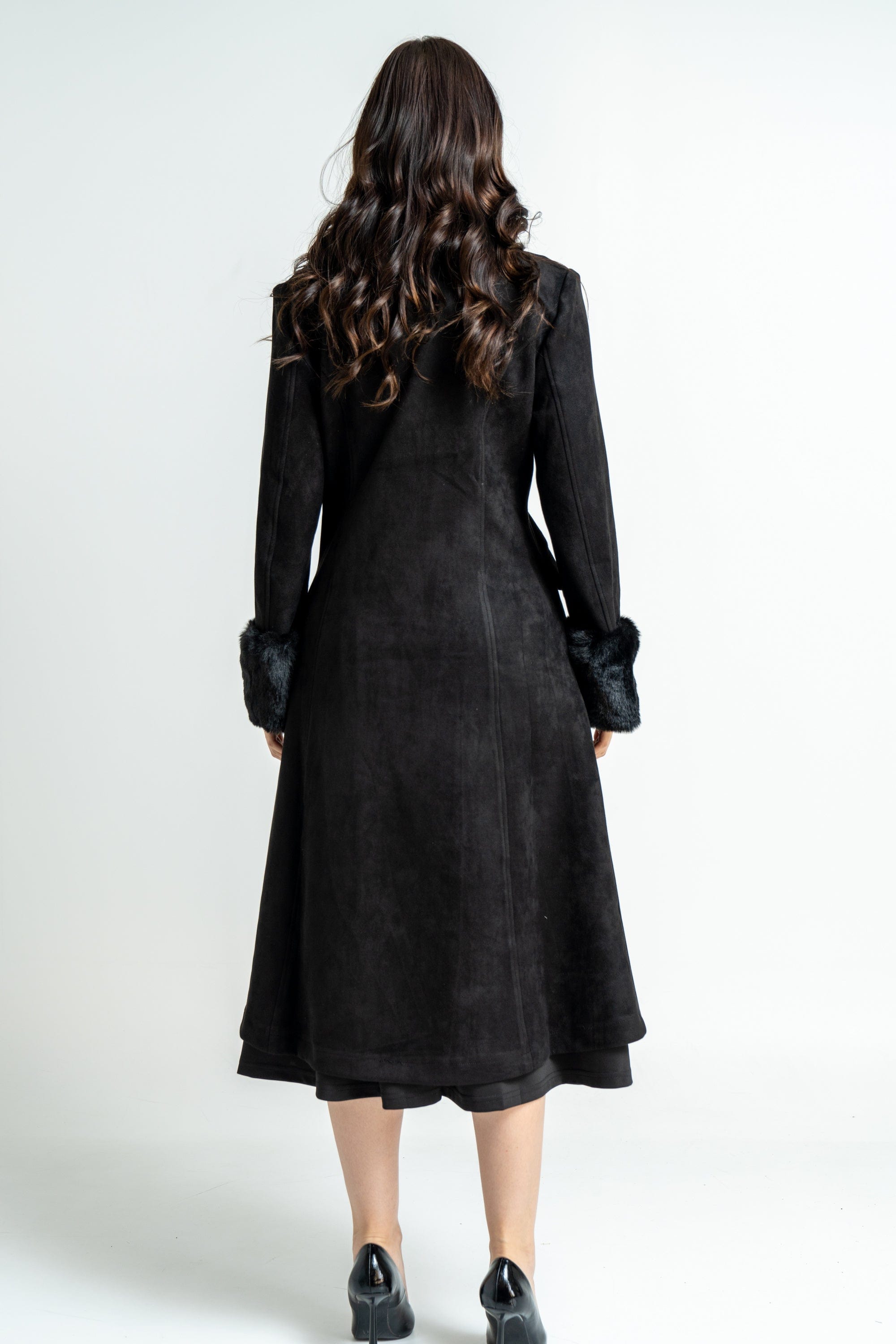 ميكا بالطو نسائي شامواة طويل شتوي بأكمام طويلة مزينة بفرو