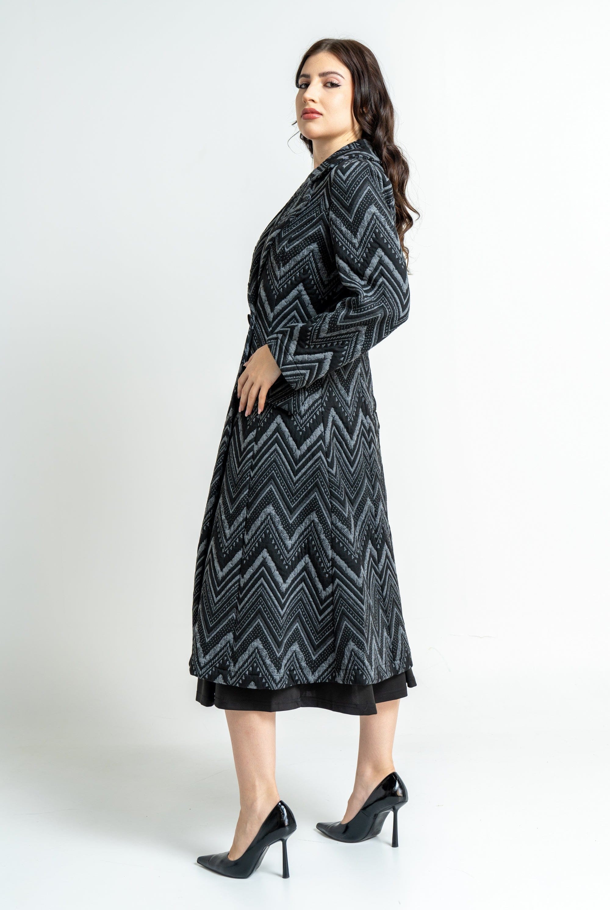 ميكا سترة شتوية بأكمام طويلة مطرزة نسائية