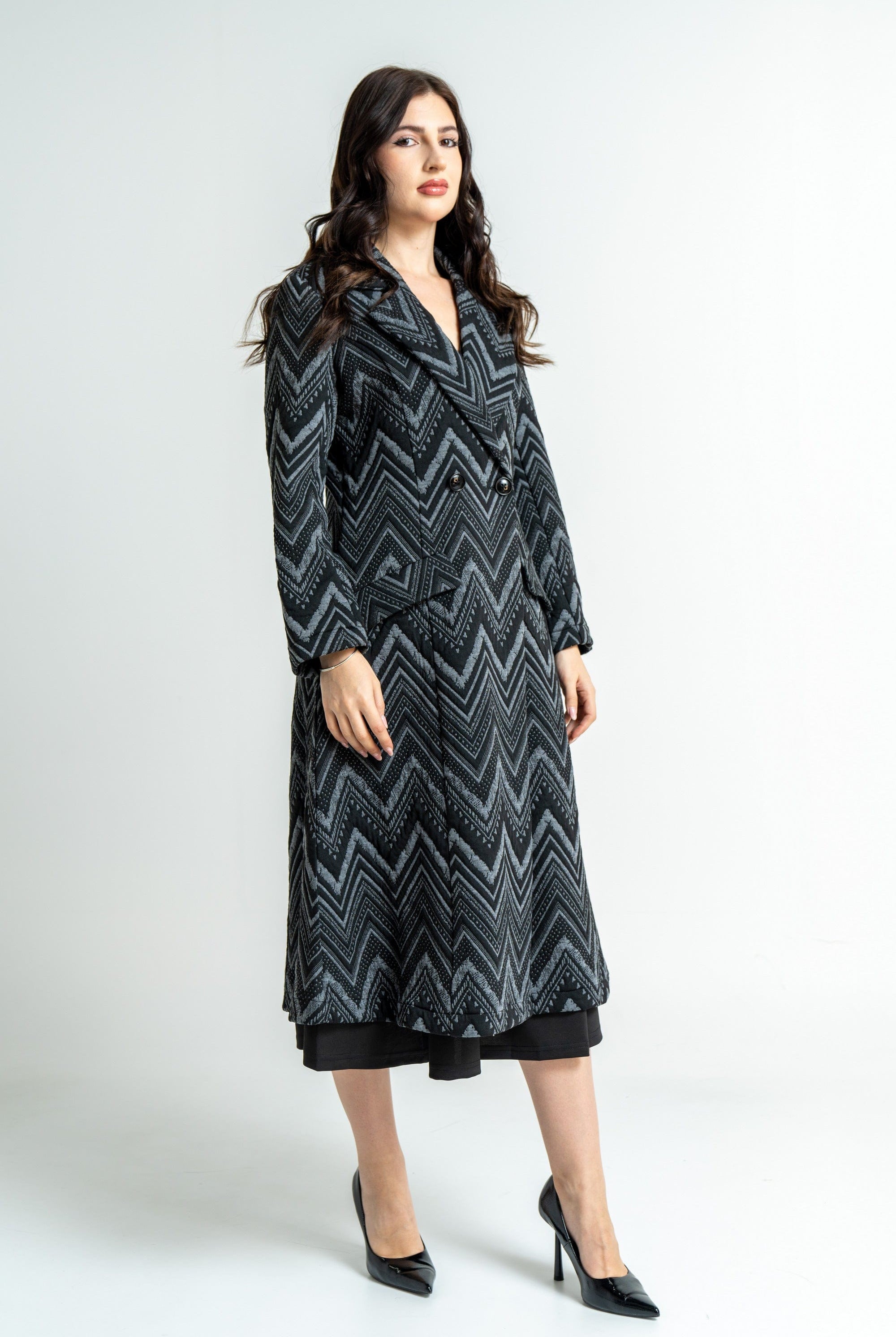 ميكا سترة شتوية بأكمام طويلة مطرزة نسائية