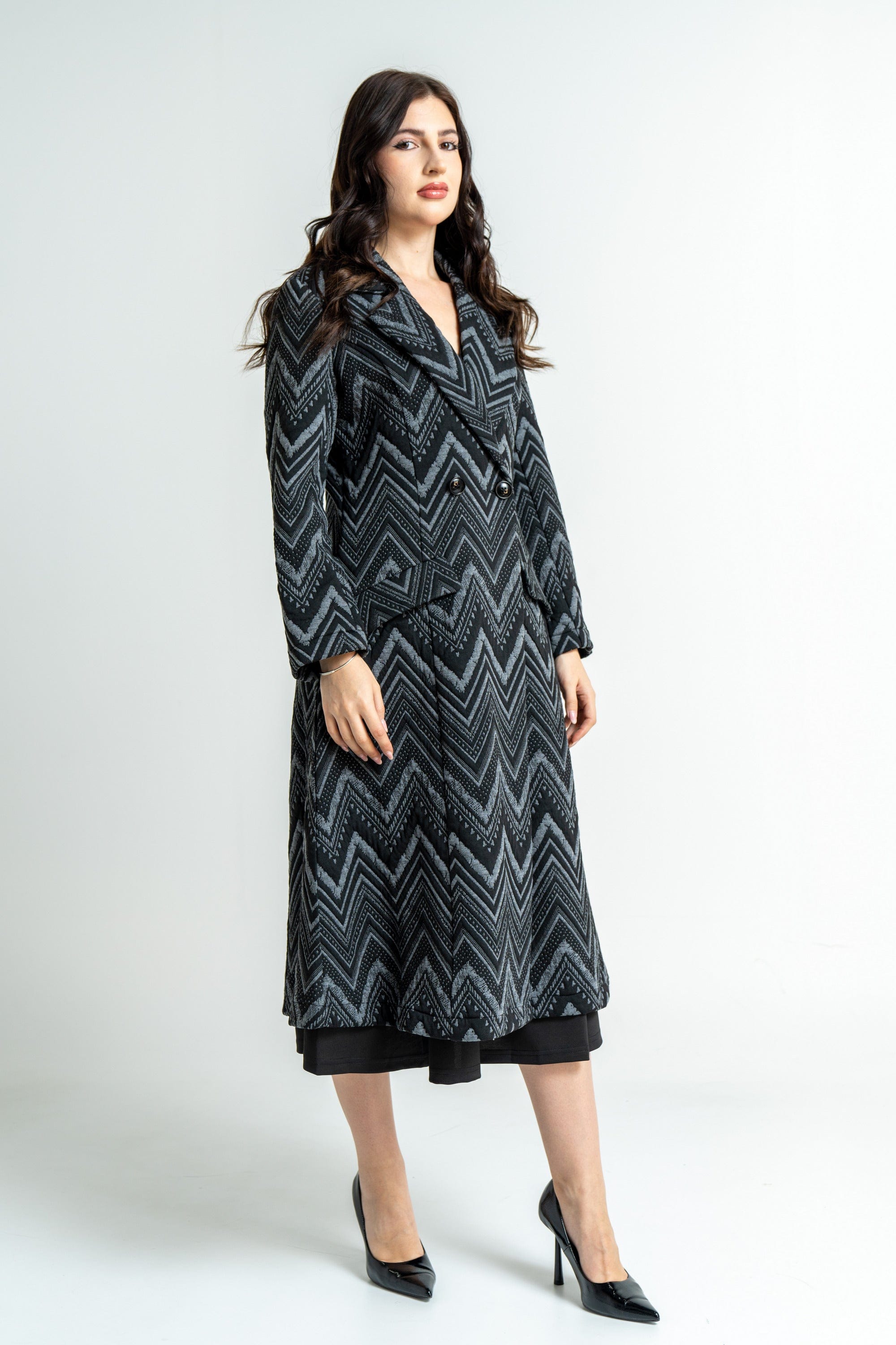 ميكا سترة شتوية بأكمام طويلة مطرزة نسائية