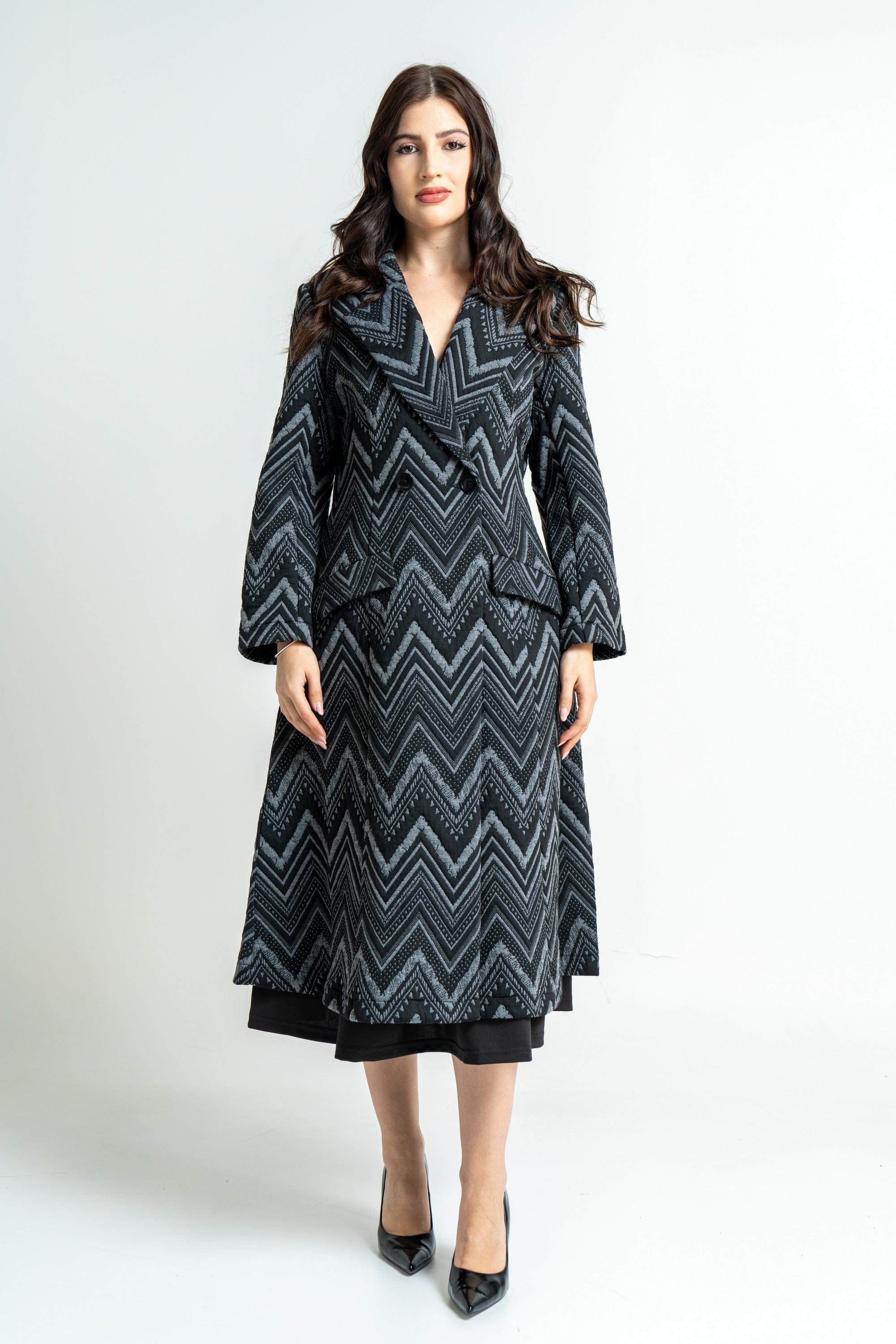 ميكا سترة شتوية بأكمام طويلة مطرزة نسائية